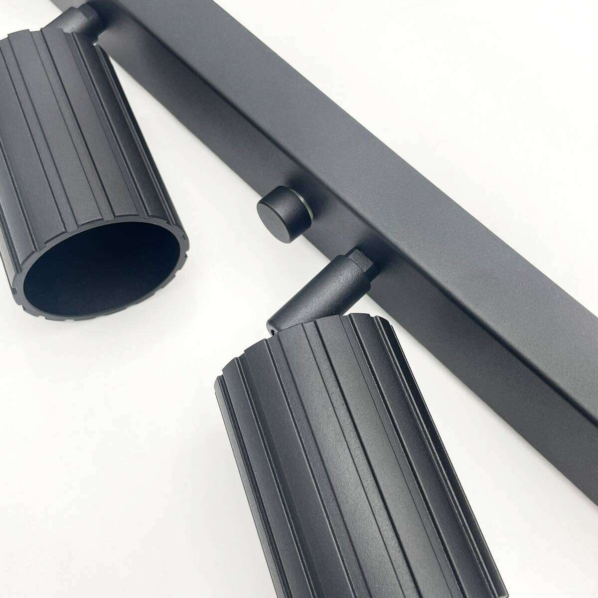 Lamkur Strahler Prisma schwarz Stahl B/H/L: ca. 6,5x16,5x117 cm 6 Brennstellen