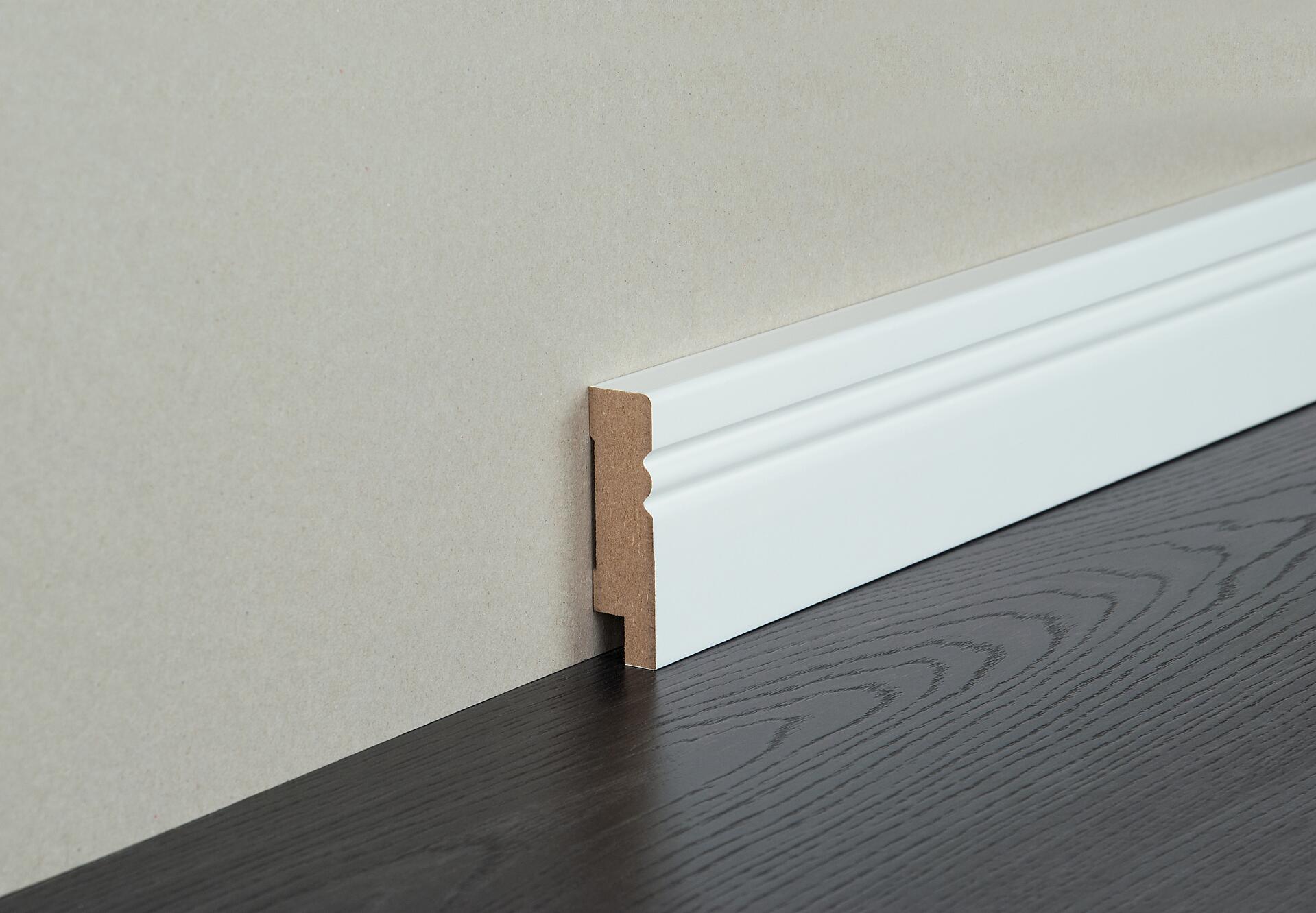 Sockelleiste L/B/H: ca. 250x1,9x6,9 cm pro Stück