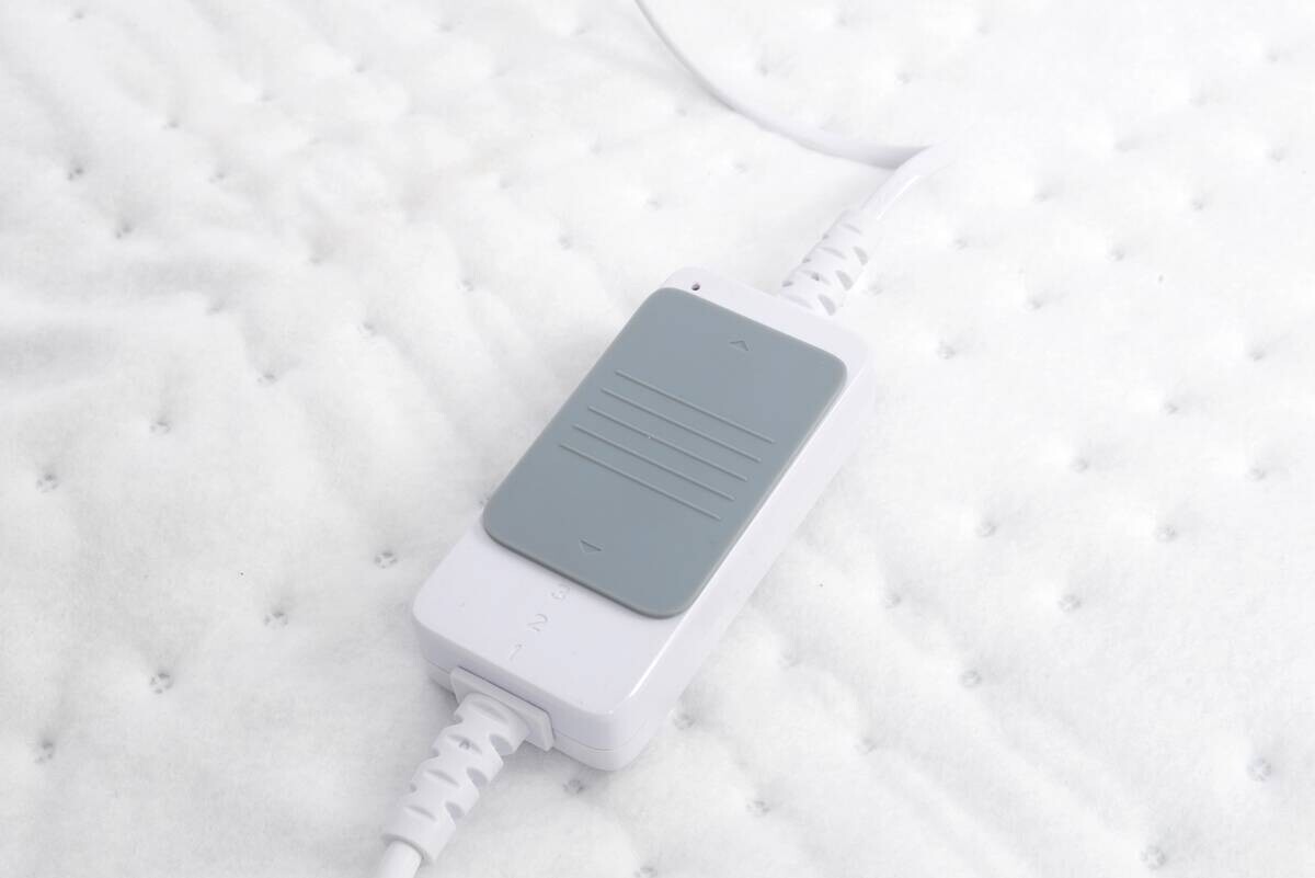 alpina Heizdecke weiß Polyester B/L: ca. 80x150 cm ca. 60 W