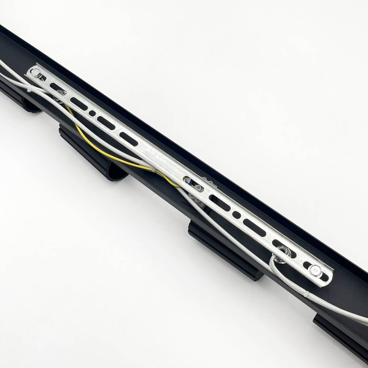 Lamkur Strahler Prisma schwarz Stahl B/H/L: ca. 6,5x16,5x117 cm 6 Brennstellen