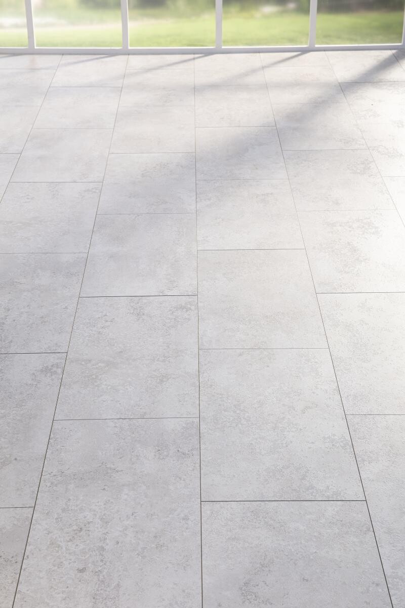 EGGER Laminatboden Kreidefliese ca. 2,5349 m² im Paket  B/L: ca. 34x130,5 cm pro Paket