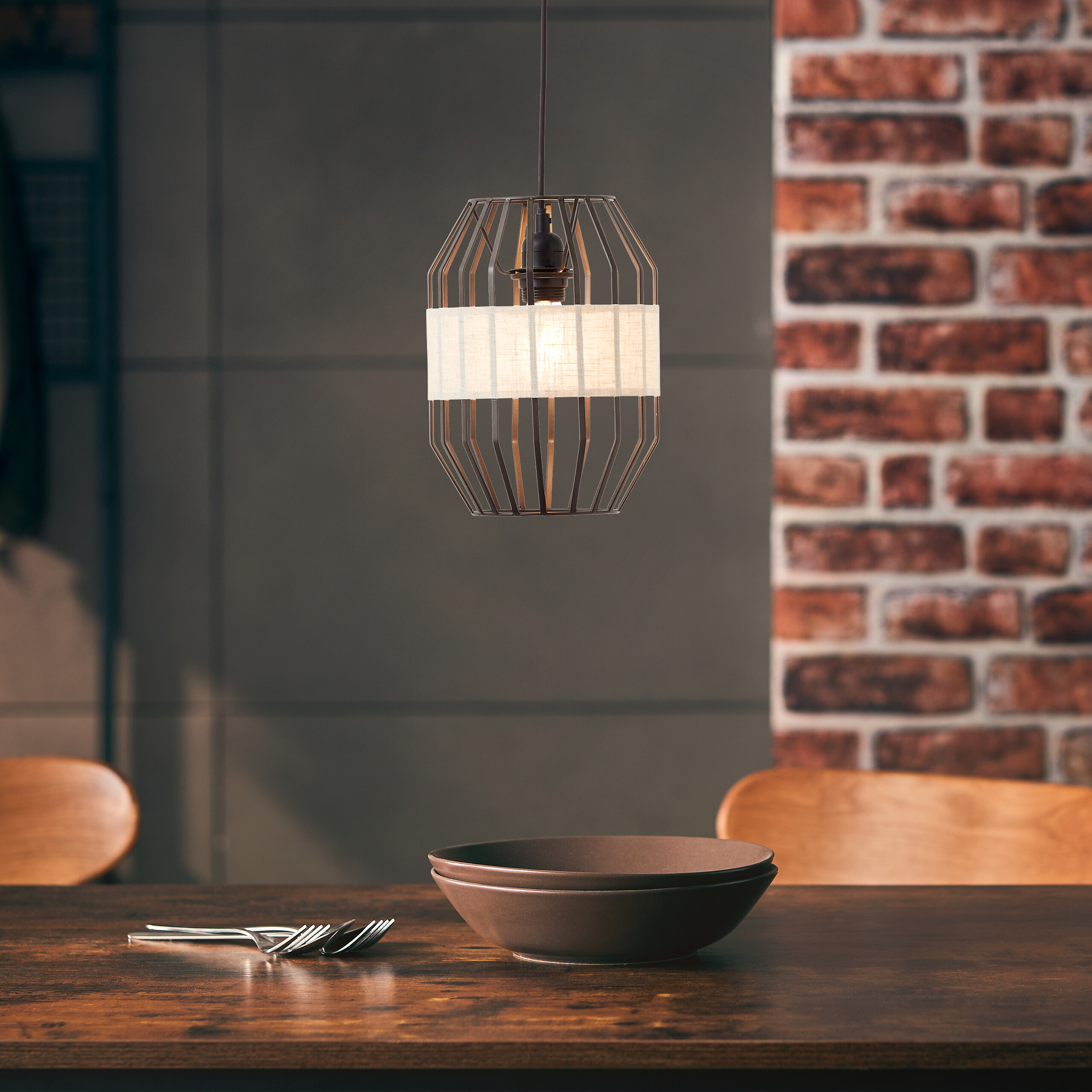 Brilliant Pendelleuchte Slope 99478/76 schwarz natur Metall Textil H/D: ca. 136x23 cm E27 1 Brennstellen