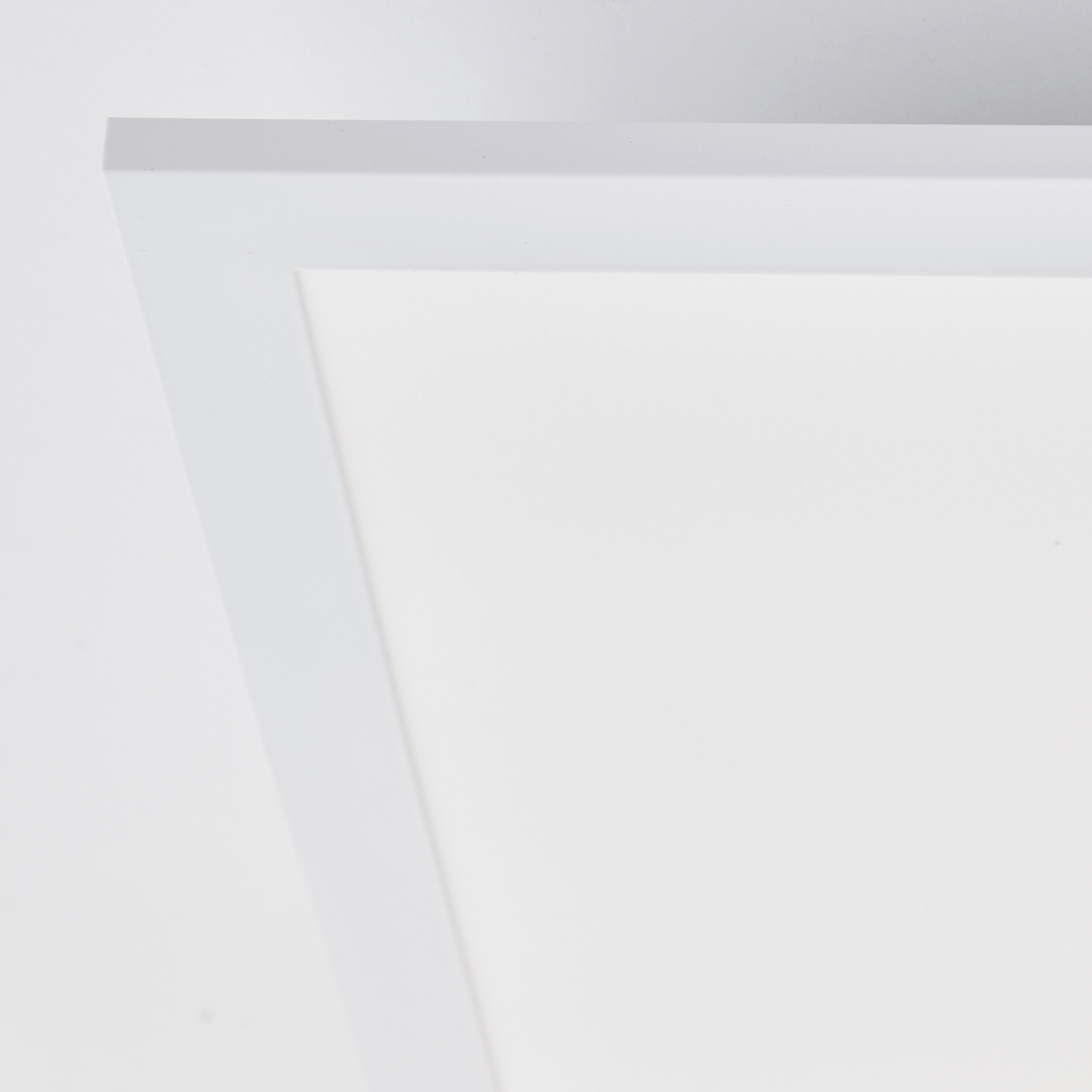 Brilliant LED-Deckenleuchte Briston weiß Metall Kunststoff B/H/L: ca. 122,5x8x33 cm