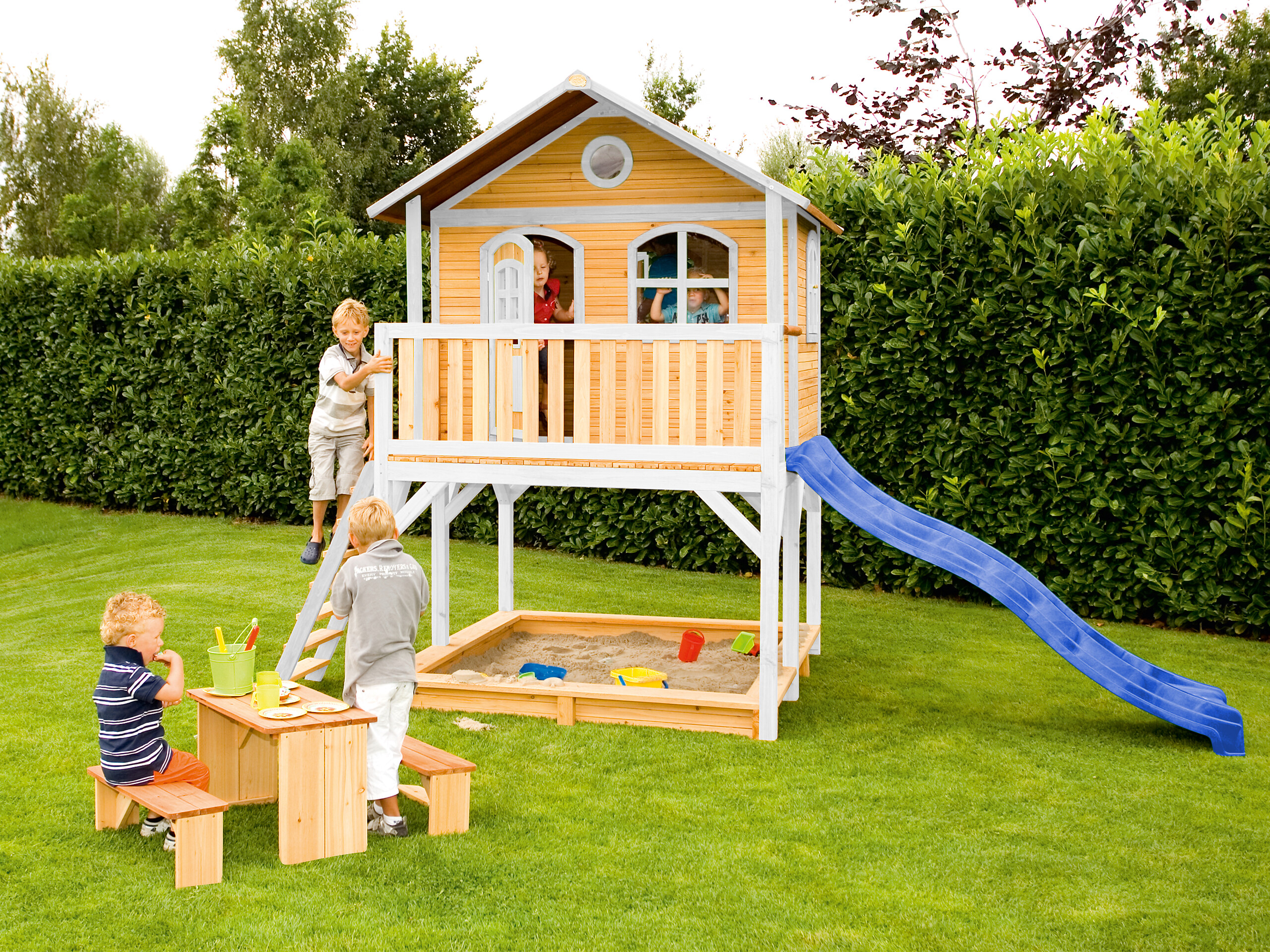 AXI Spielhaus Marc braun B/H/L: ca. 432x293x212 cm