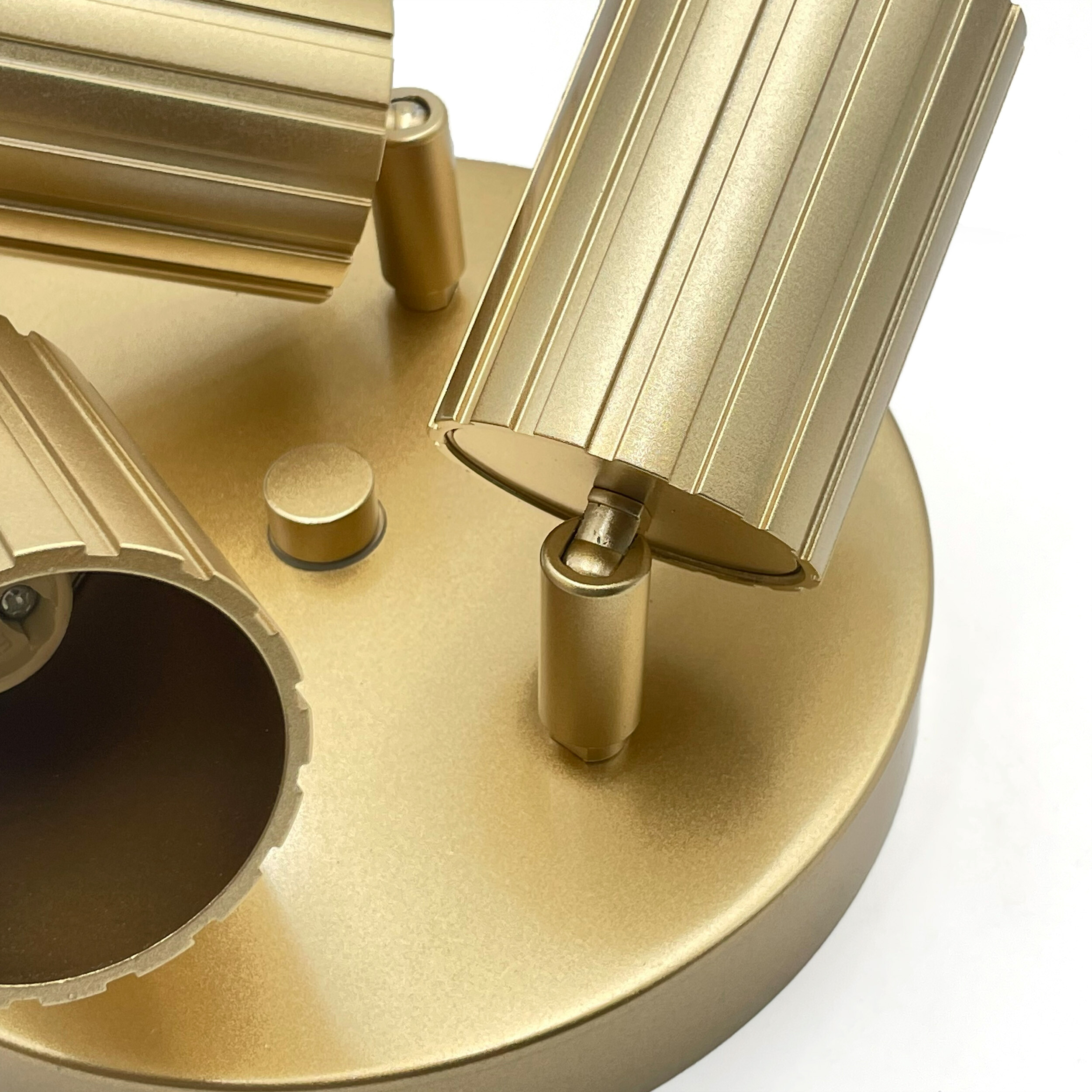 Lamkur Strahler Prisma gold Stahl B/H/L: ca. 18x19,5x18 cm 3 Brennstellen