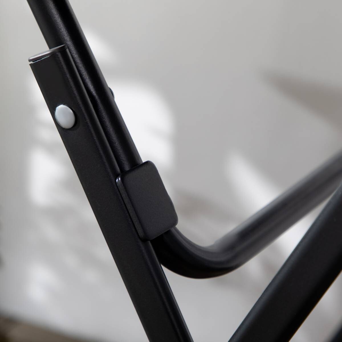 Outsunny Gartentisch dunkelgrau Stahl B/H/L: ca. 60x73x60 cm