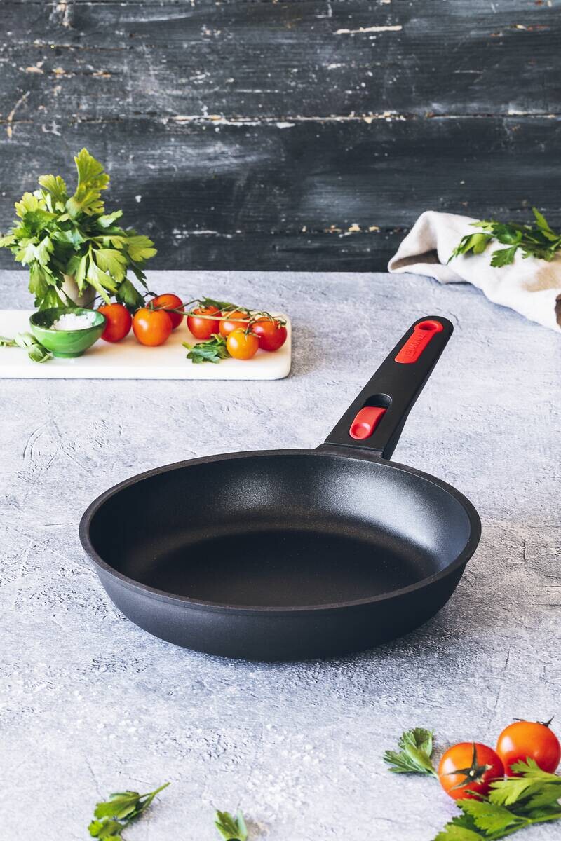 Monix Pfanne IN&OUT schwarz Aluguss D: ca. 22 cm