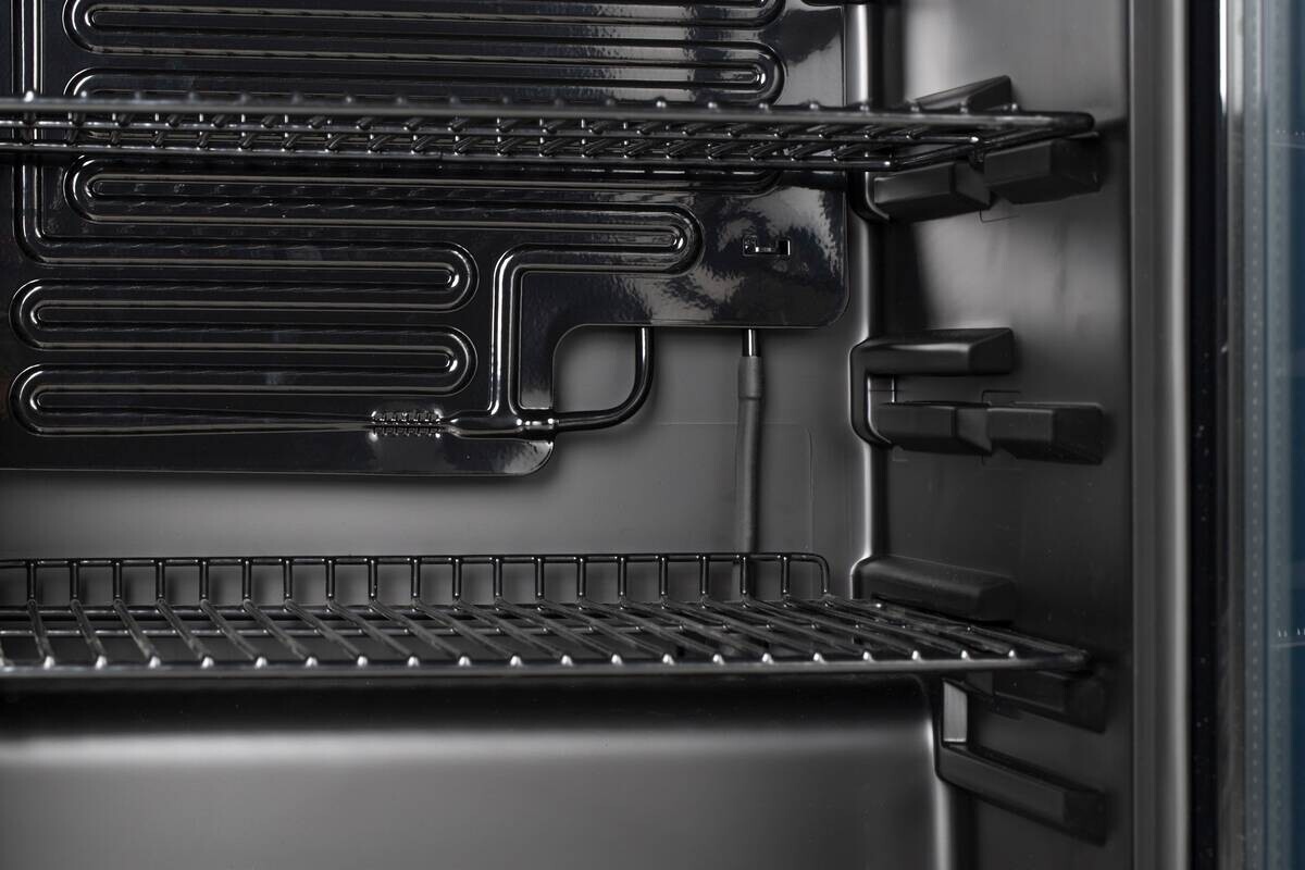 POCOline Glastürkühlschrank GTK85-93ES schwarz B/H/T: ca. 47x84x44 cm