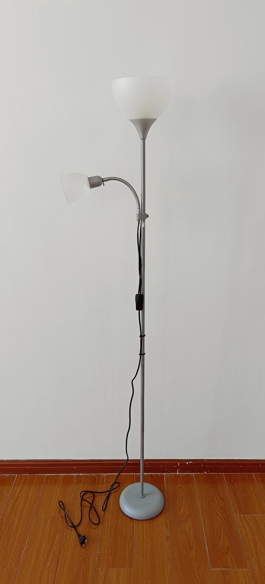 Sensation Deckenfluter Biro Promo silber weiß Metall Kunststoff H: ca. 180 cm E27 2 Brennstellen