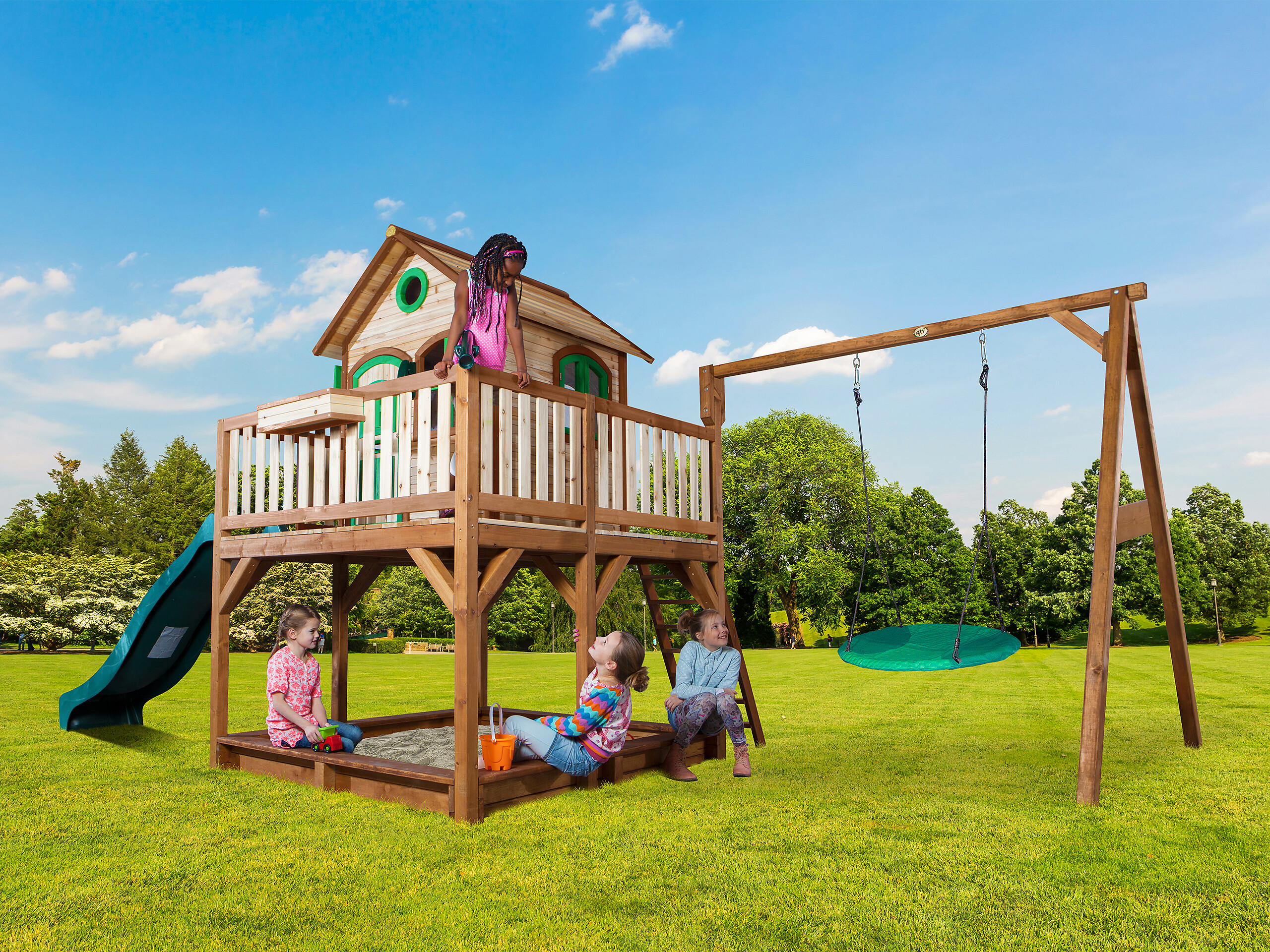 AXI Spielhaus Liam braun B/H/L: ca. 541x291x277 cm