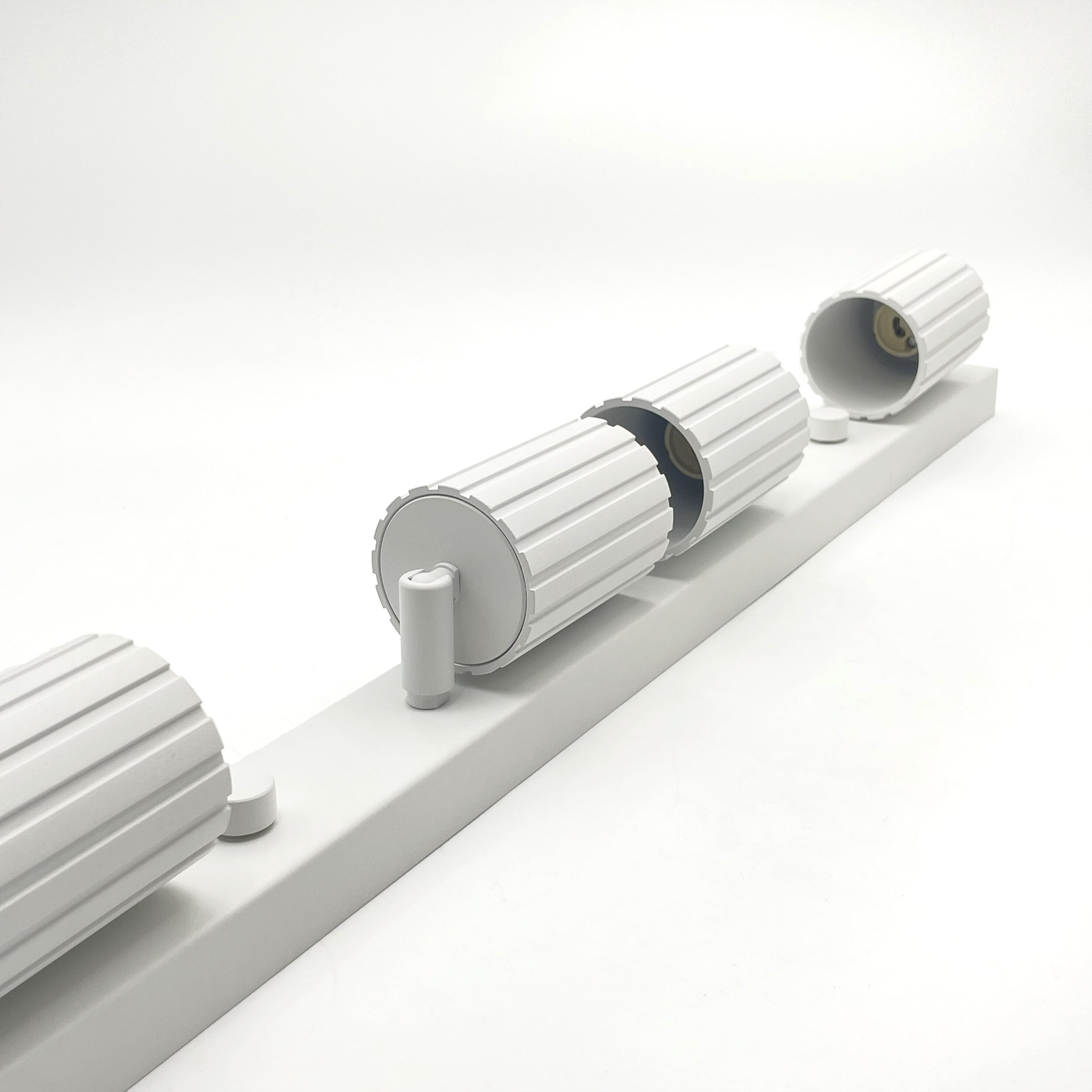 Lamkur Strahler Prisma weiß Stahl B/H/L: ca. 6,5x16,5x81 cm 4 Brennstellen