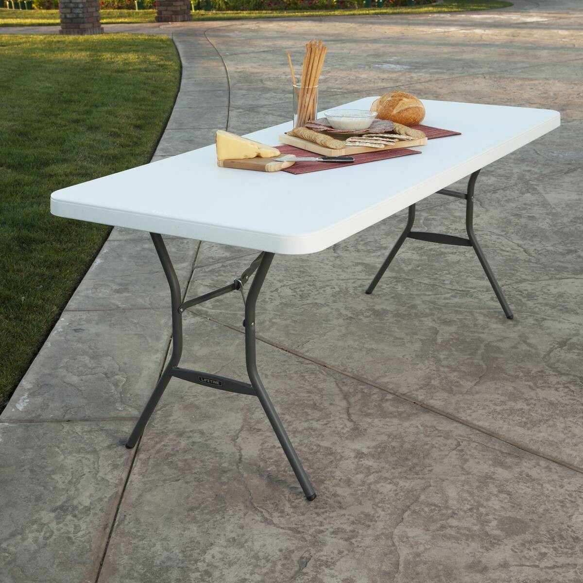 Lifetime Falt-Tisch weiß Kunststoff B/H/L: ca. 76x74x182 cm