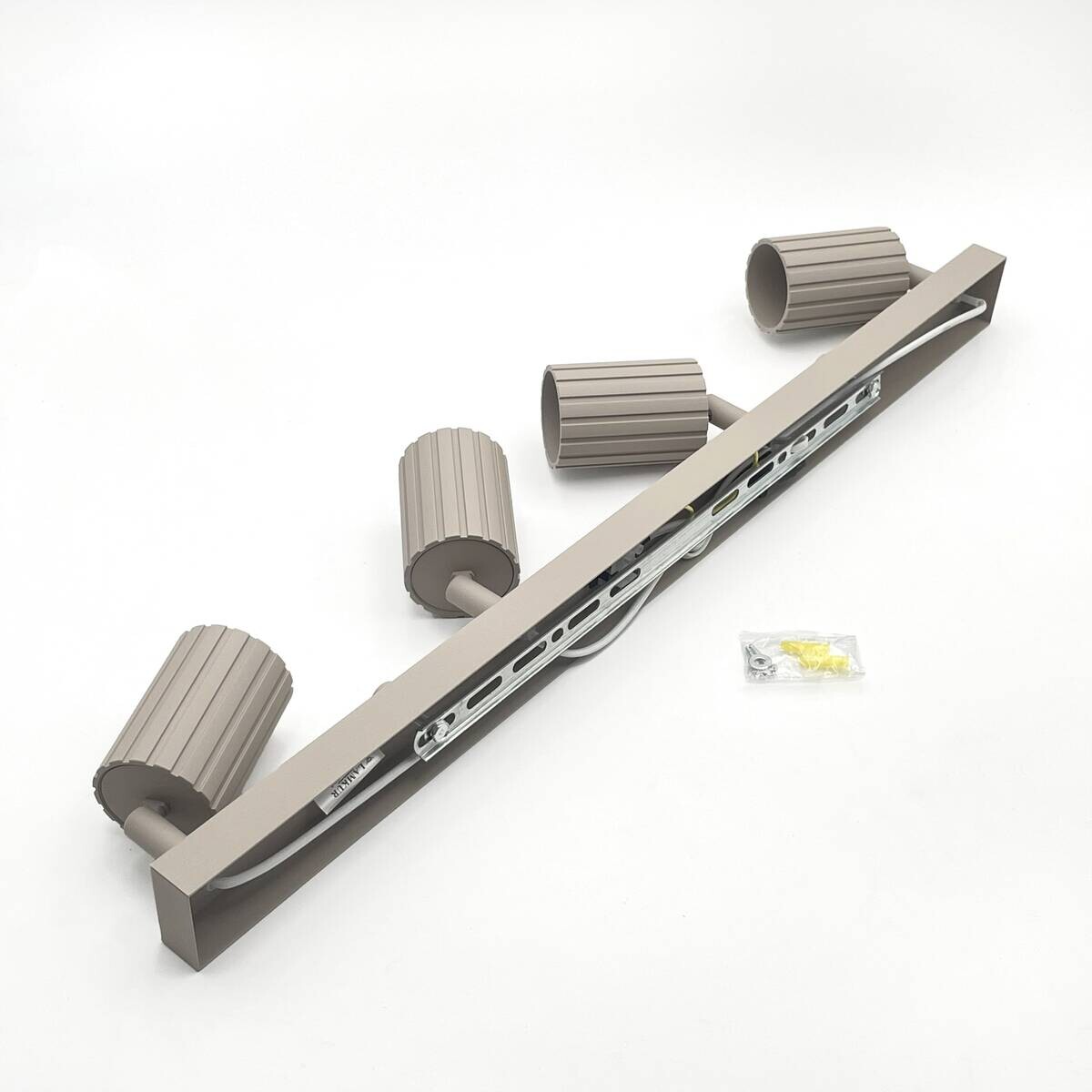 Lamkur Strahler Prisma beige Stahl B/H/L: ca. 6,5x16,5x81 cm 4 Brennstellen