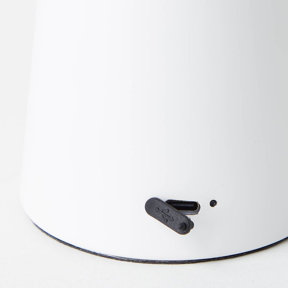 Brilliant Akku-LED-Tischleuchte Muffin weiß Metall B/H/L: ca. 15x18,5x15 cm