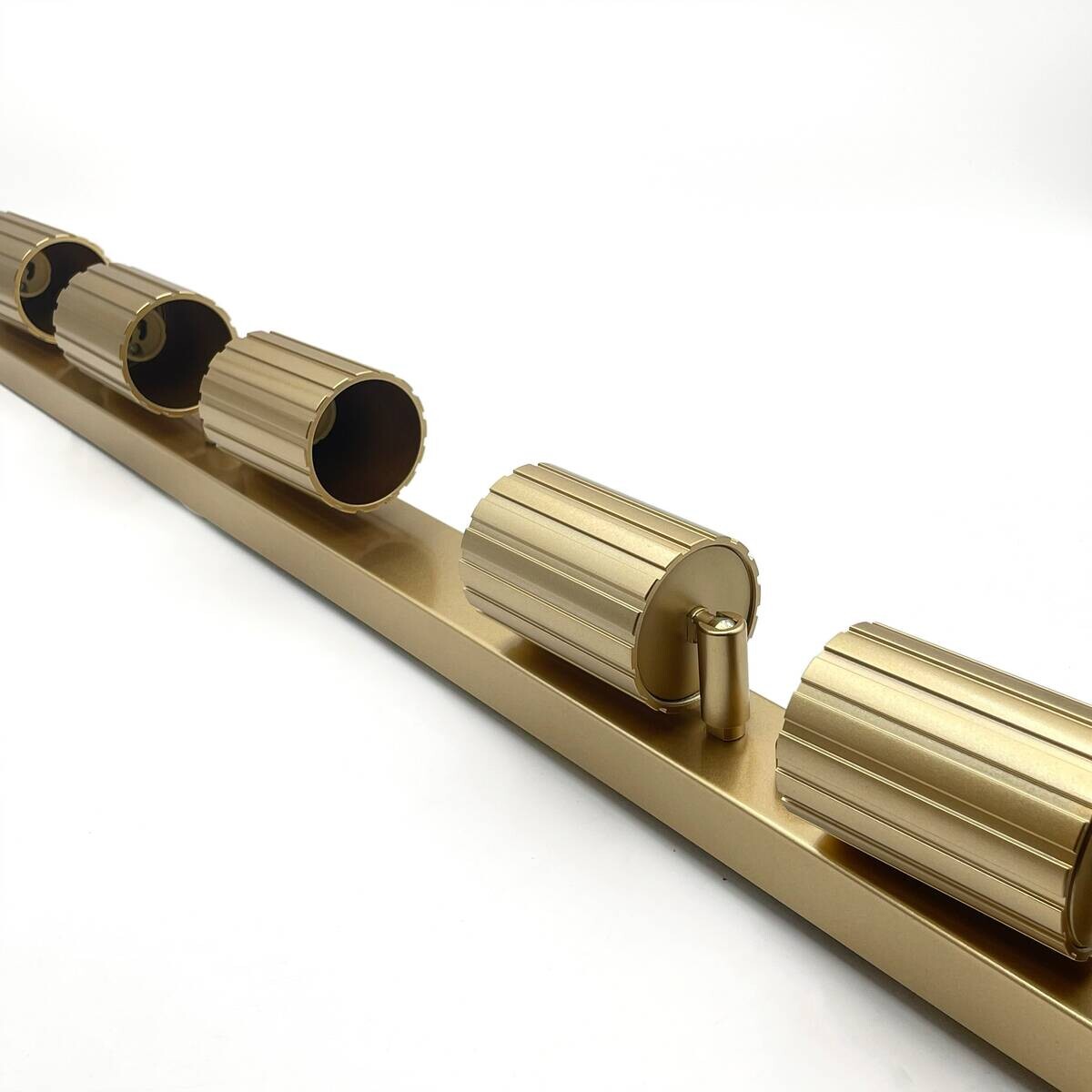 Lamkur Strahler Prisma gold Stahl B/H/L: ca. 6,5x16,5x117 cm 6 Brennstellen