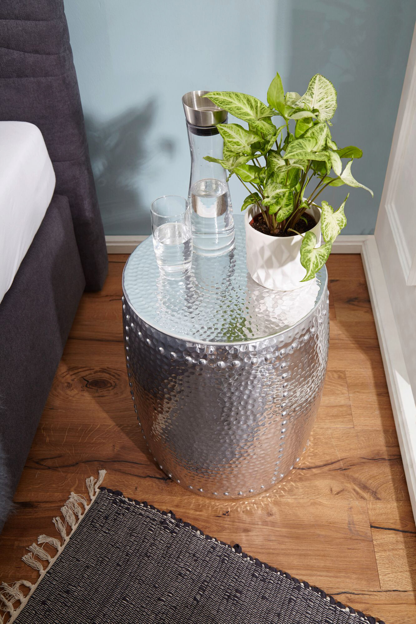 Beistelltisch silber Aluminium B/H/T: ca. 42x49x42 cm