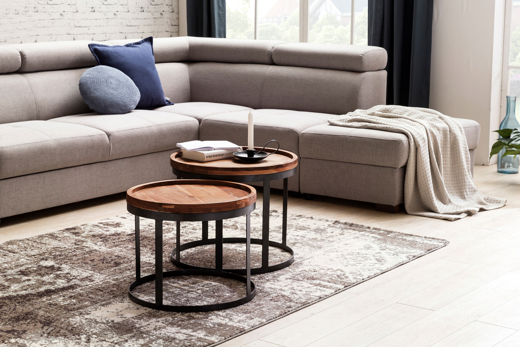 Beistelltisch natur schwarz Akazie Metall