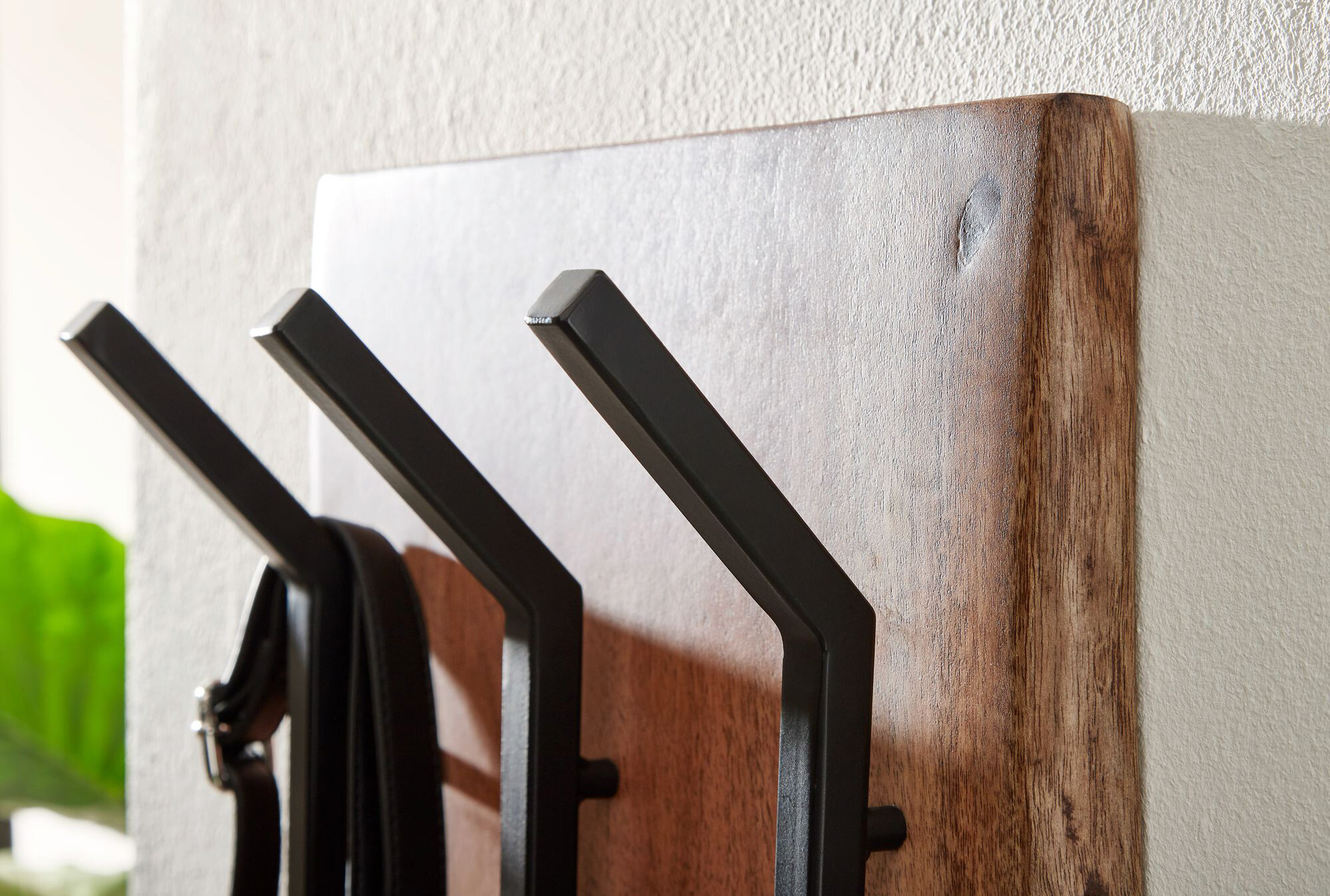 Wandgarderobe natur schwarz pulverbeschichtet B/H/T: ca. 35,5x100x11 cm