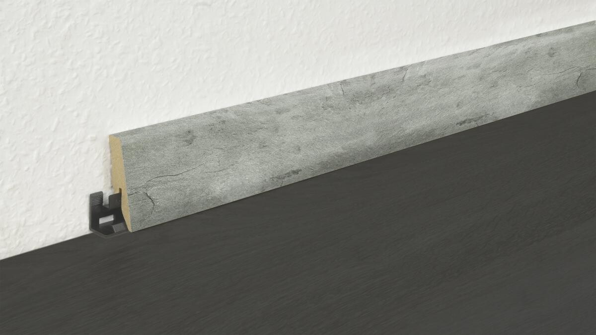 Sockelleiste L/B/H: ca. 250x1,8x5,8 cm pro Stück