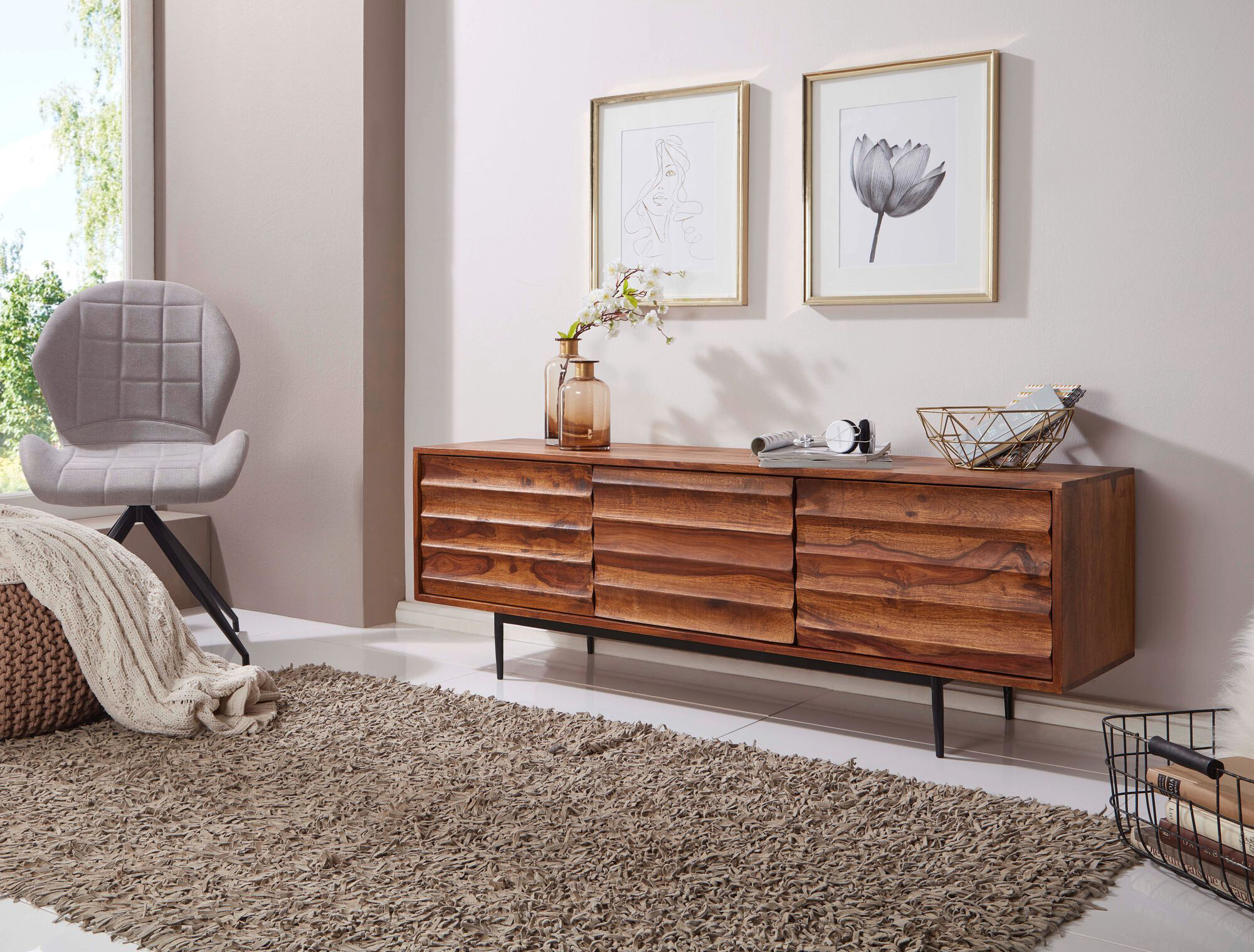 Lowboard natur schwarz lackiert B/H/T: ca. 147x50x38 cm Lowboard natur schwarz lackiert B/H/T: ca. 147x50x38 cm