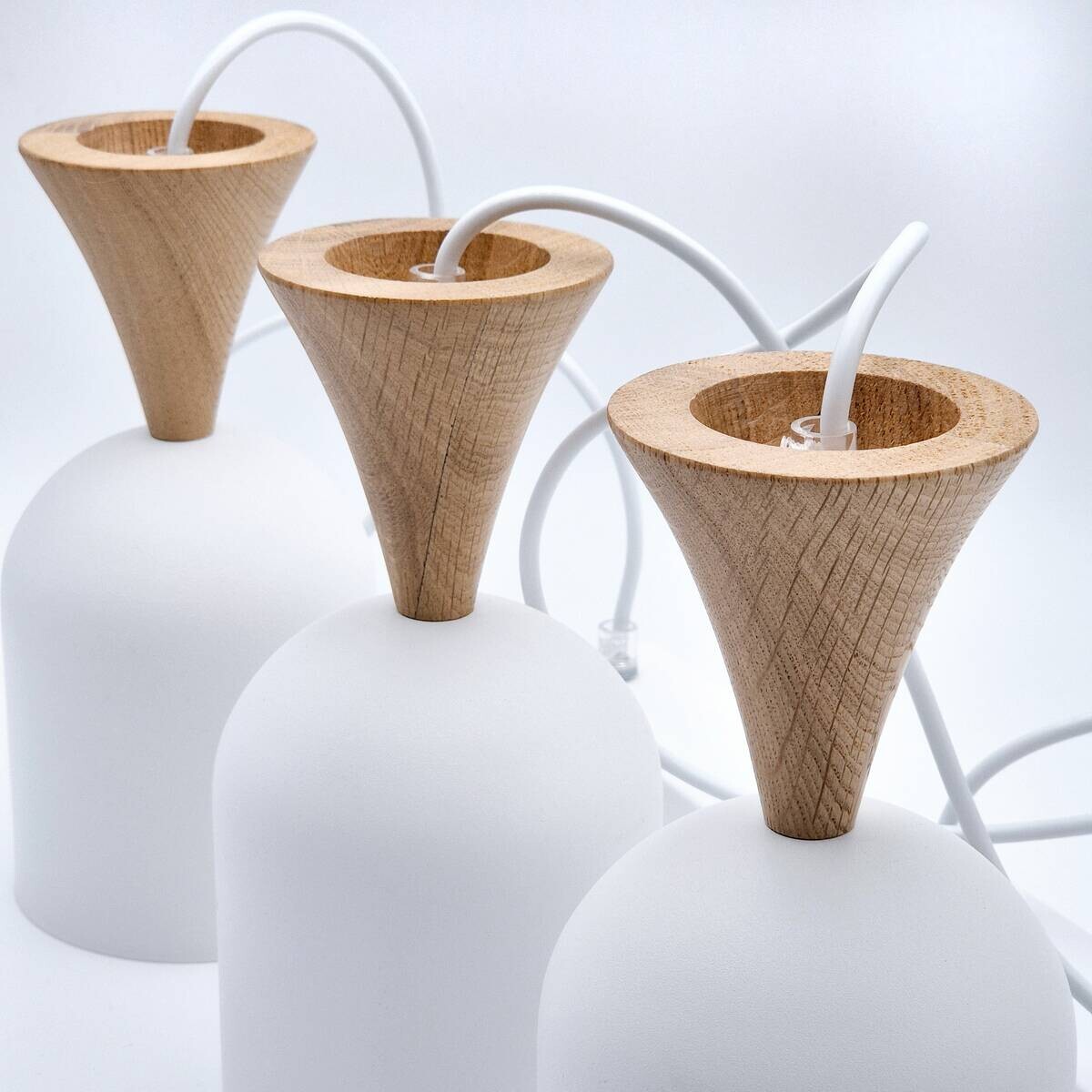 Lamkur Hängeleuchte weiß Eiche Stahl Holz B/H/L: ca. 15,5x92x45 cm E27 3 Brennstellen