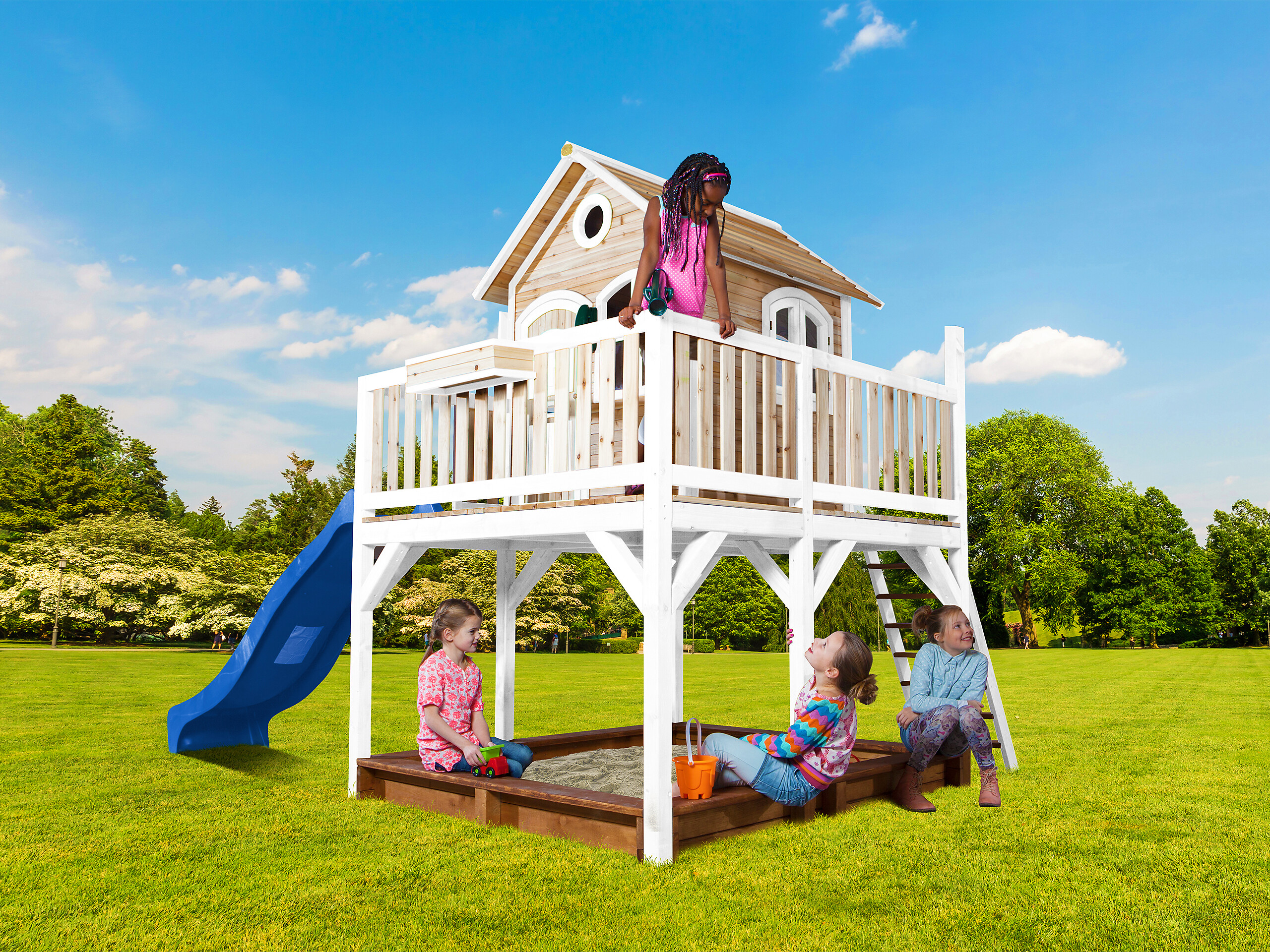 AXI Spielhaus Liam braun B/H/L: ca. 377x291x255 cm