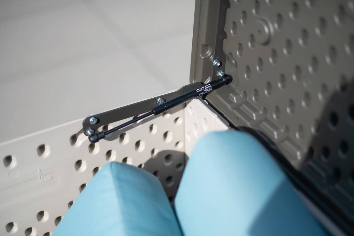 Lifetime Kissenbox 570l Lichtgrau Kunststoff B/H/L: ca. 151x70x72 cm