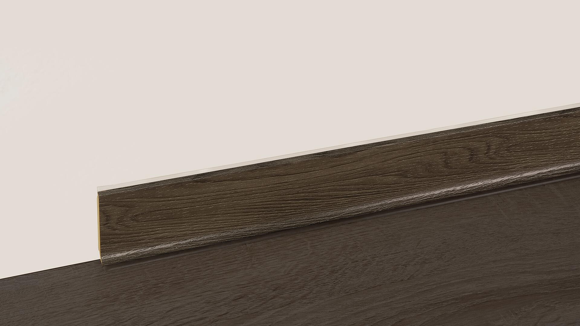 Sockelleiste L/B/H: ca. 250x1,28x6 cm pro Stück