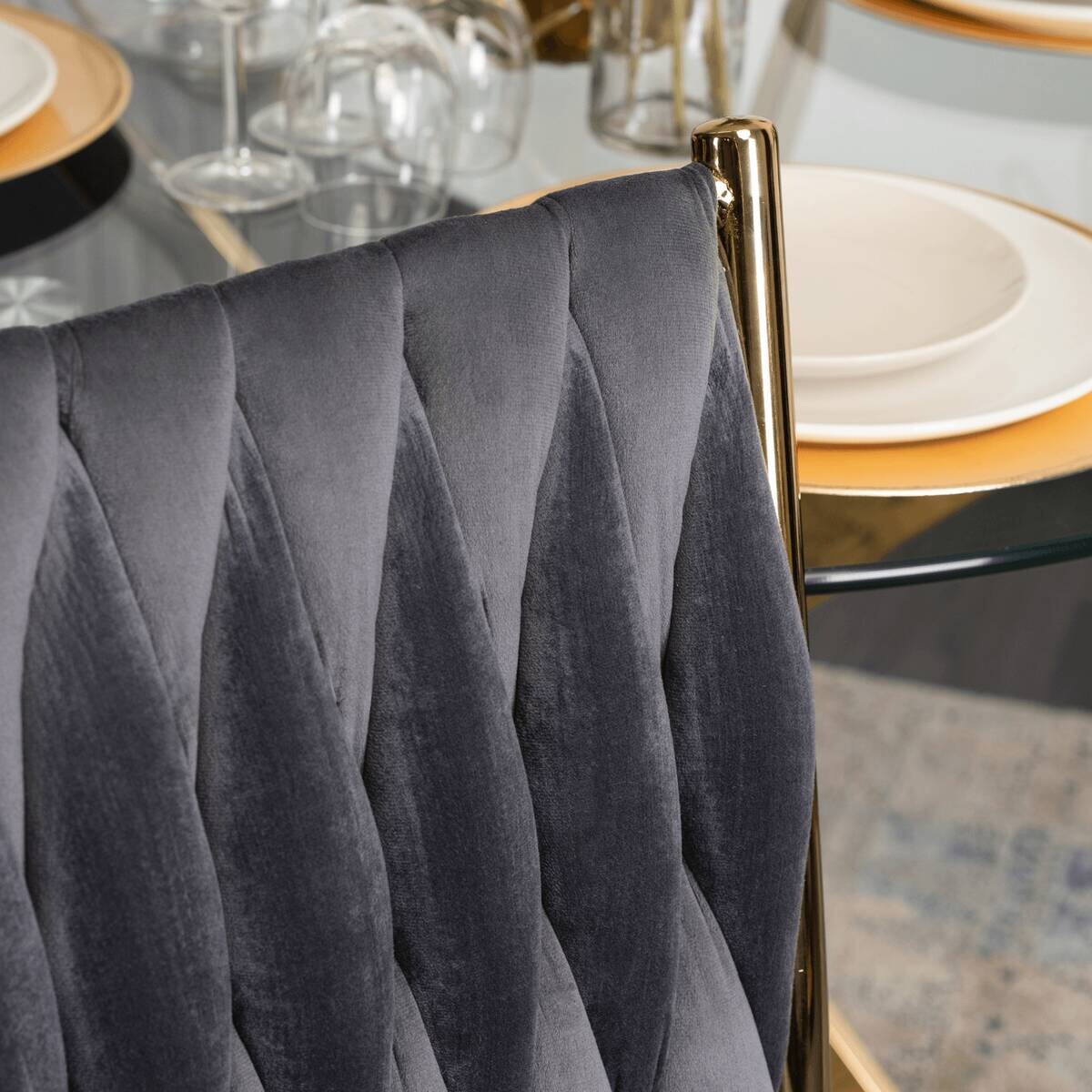 Stuhl DAN grau Velourstoff B/H/T: ca. 48x94x58 cm