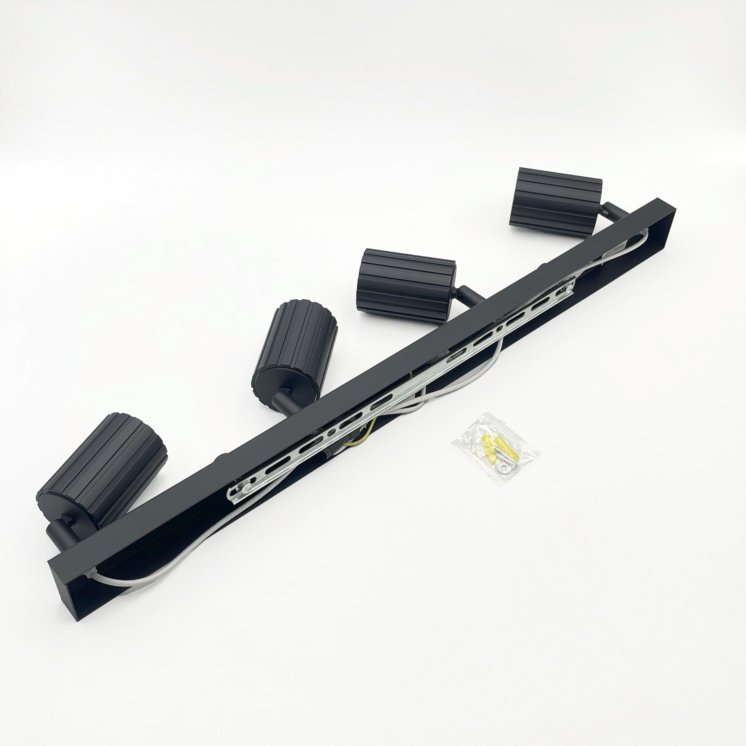 Lamkur Strahler Prisma schwarz Stahl B/H/L: ca. 6,5x16,5x81 cm 4 Brennstellen