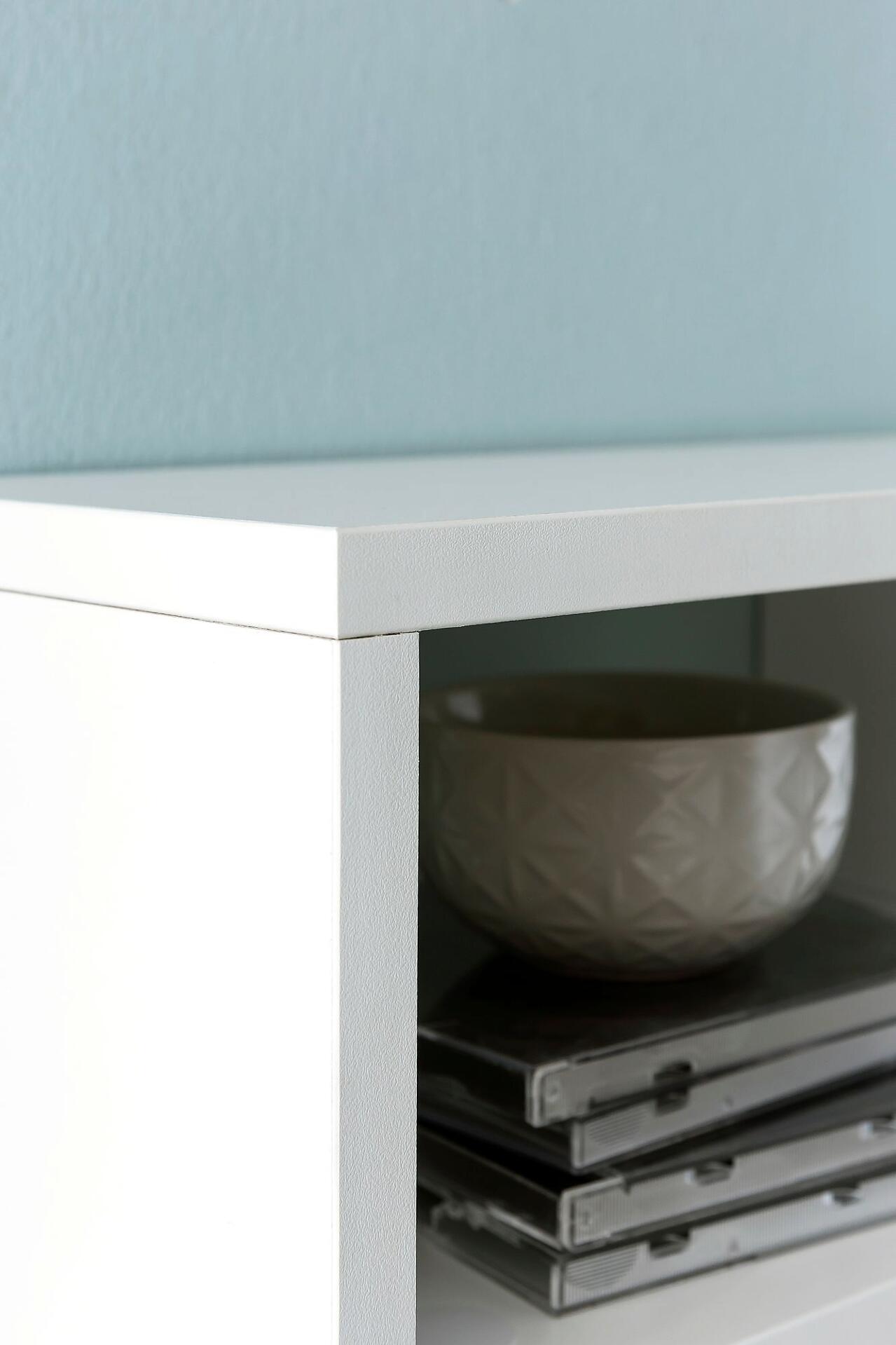 Wandregal weiß B/H/T: ca. 75x51x16 cm