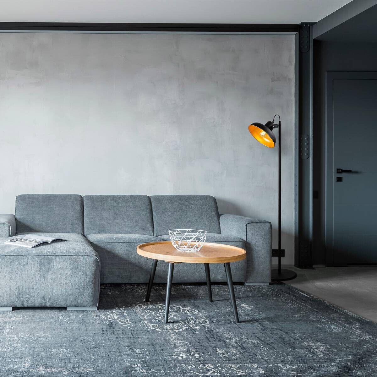 Opviq Stehleuchte schwarz gold Metall B/H/T/L: ca. 43x145x43x30 cm E27 1 Brennstellen