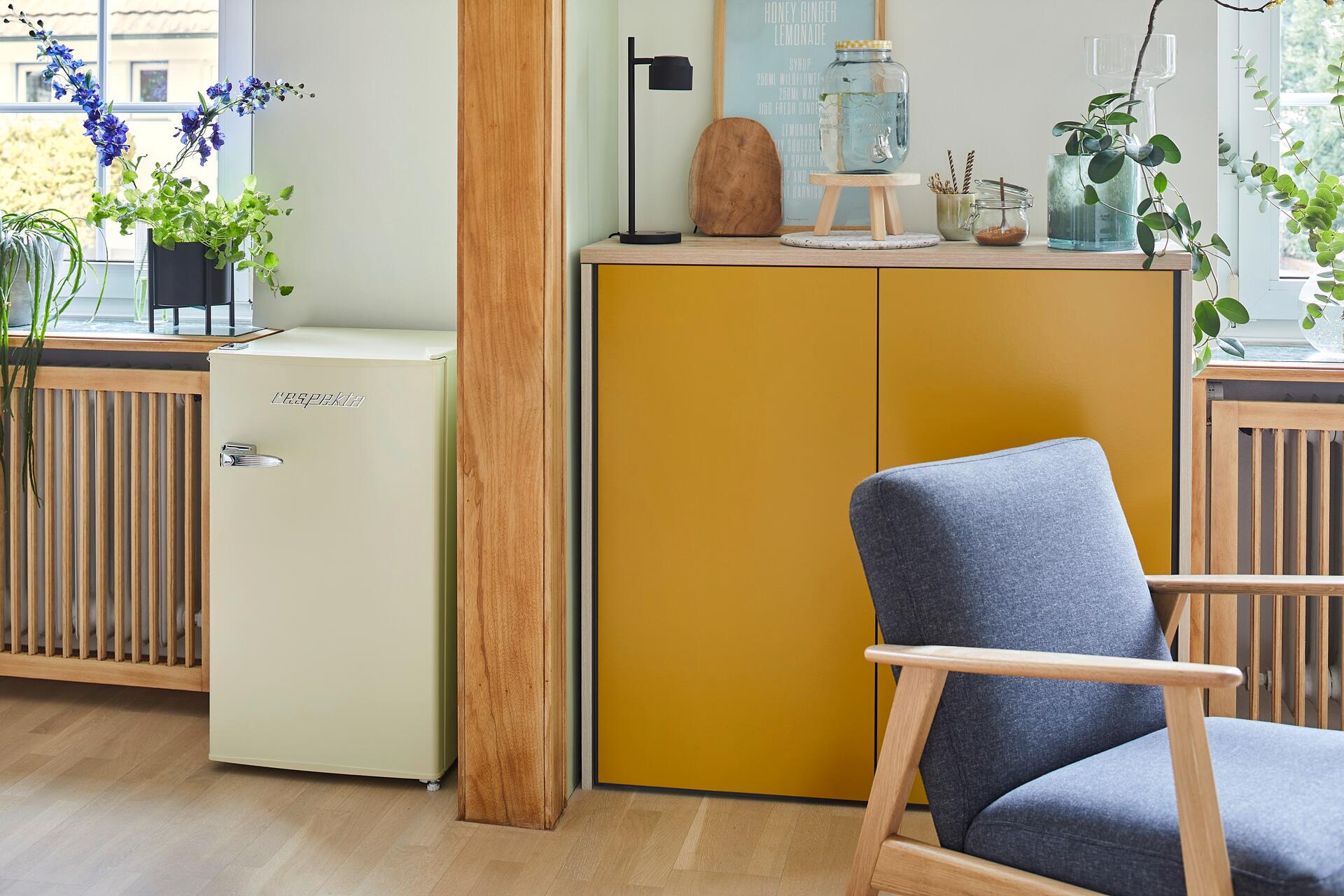 Respekta Retro Kühlschrank KG83C-52 creme B/H/T: ca. 47,4x83x44,7 cm