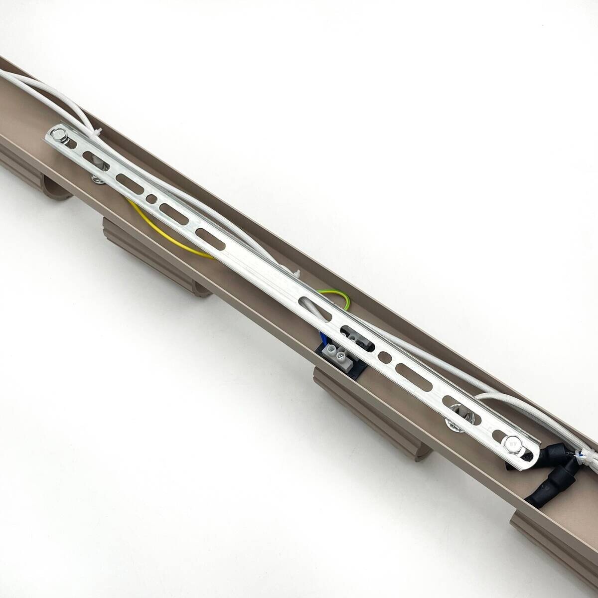 Lamkur Strahler Prisma beige Stahl B/H/L: ca. 6,5x16,5x117 cm 6 Brennstellen