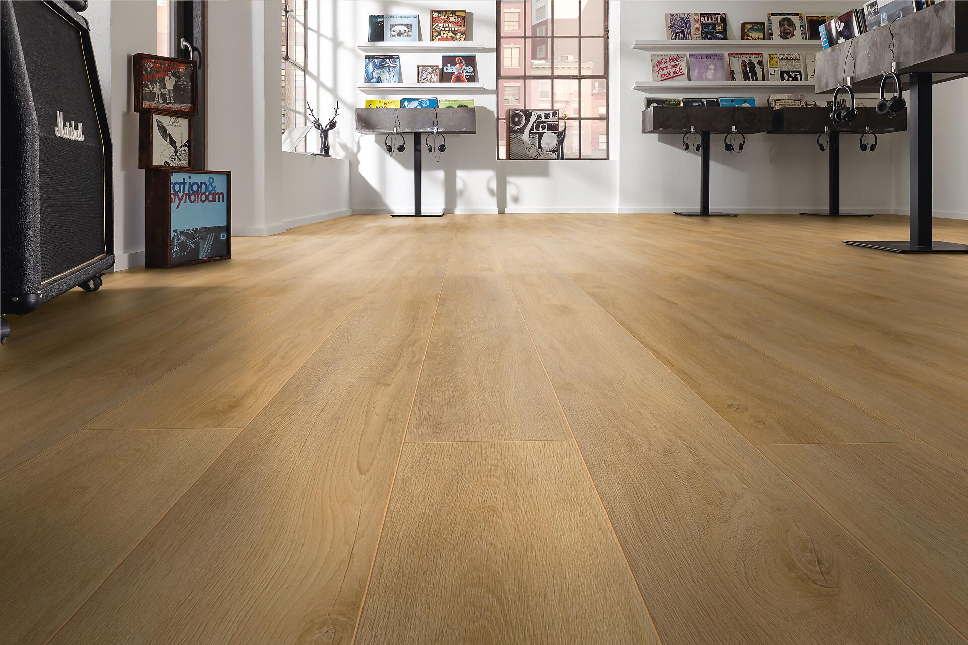 Kronotex Laminatboden Robusto ca.1,293m² im Paket  B/L: ca. 18,8x137,5 cm pro Paket