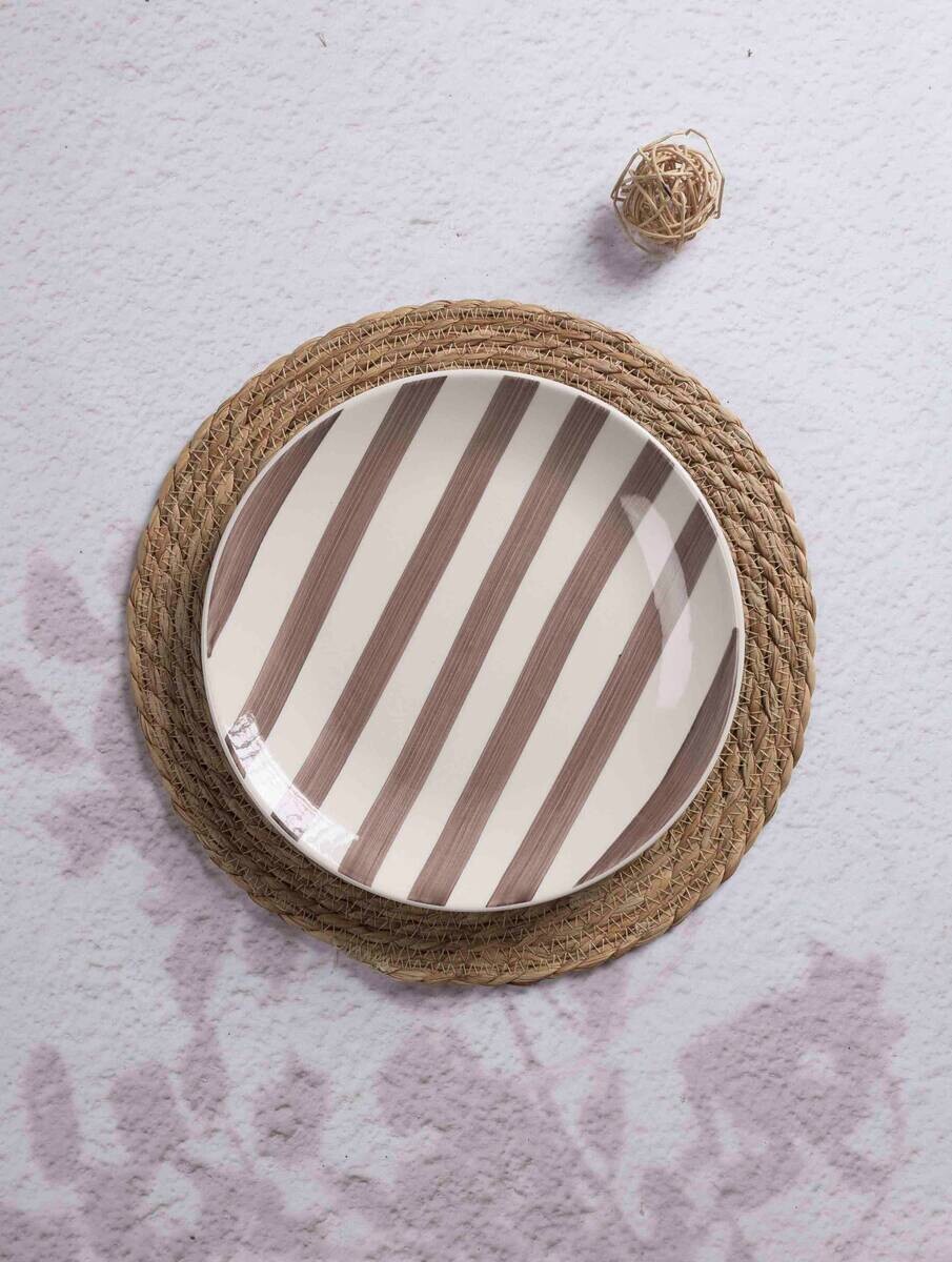 Teller braun Keramik H/D: ca. 2,3x19 cm