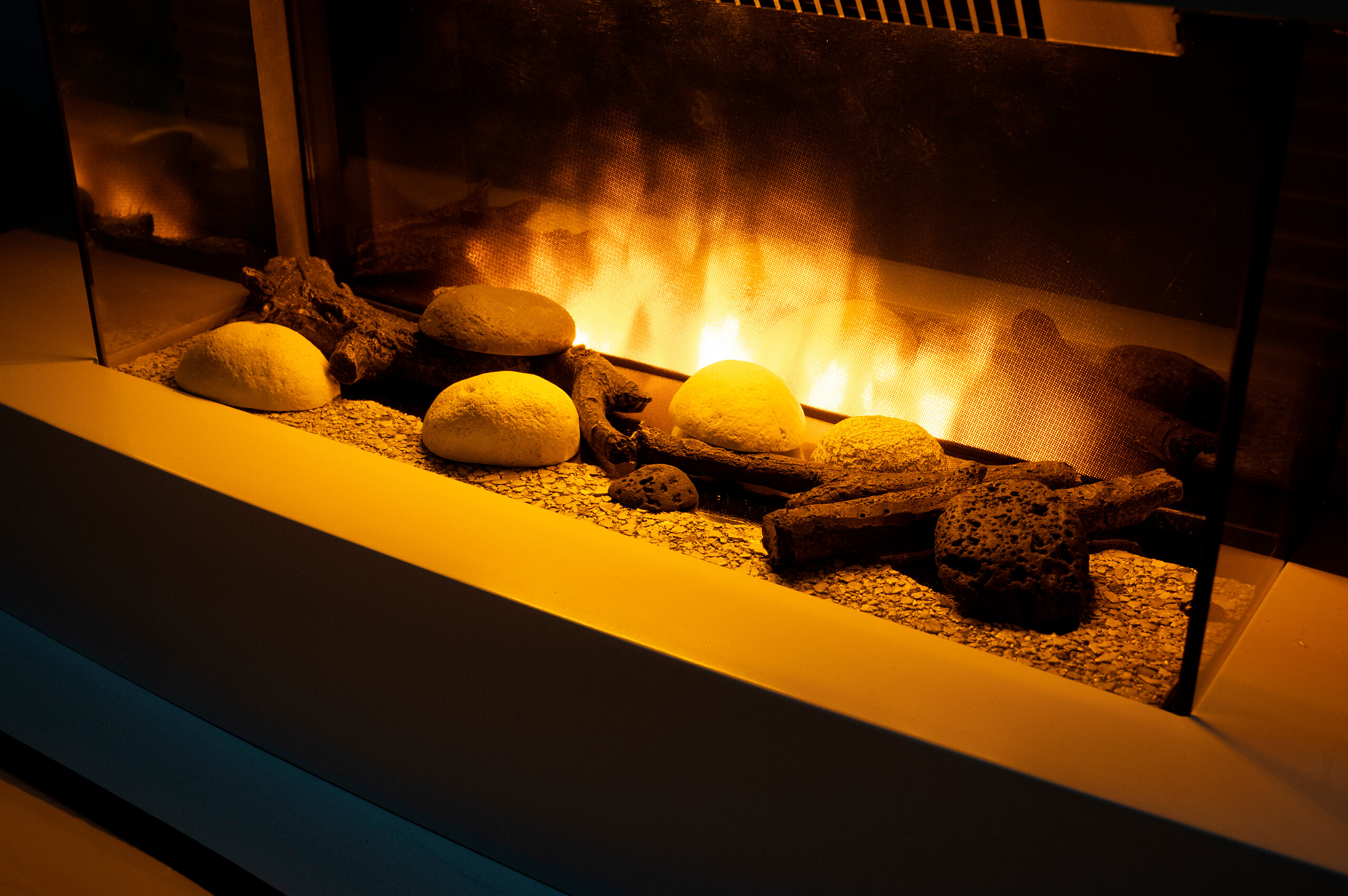 Elektrokamin weiß B/H/L: ca. 20x41,5x81 cm ca. 2000 W