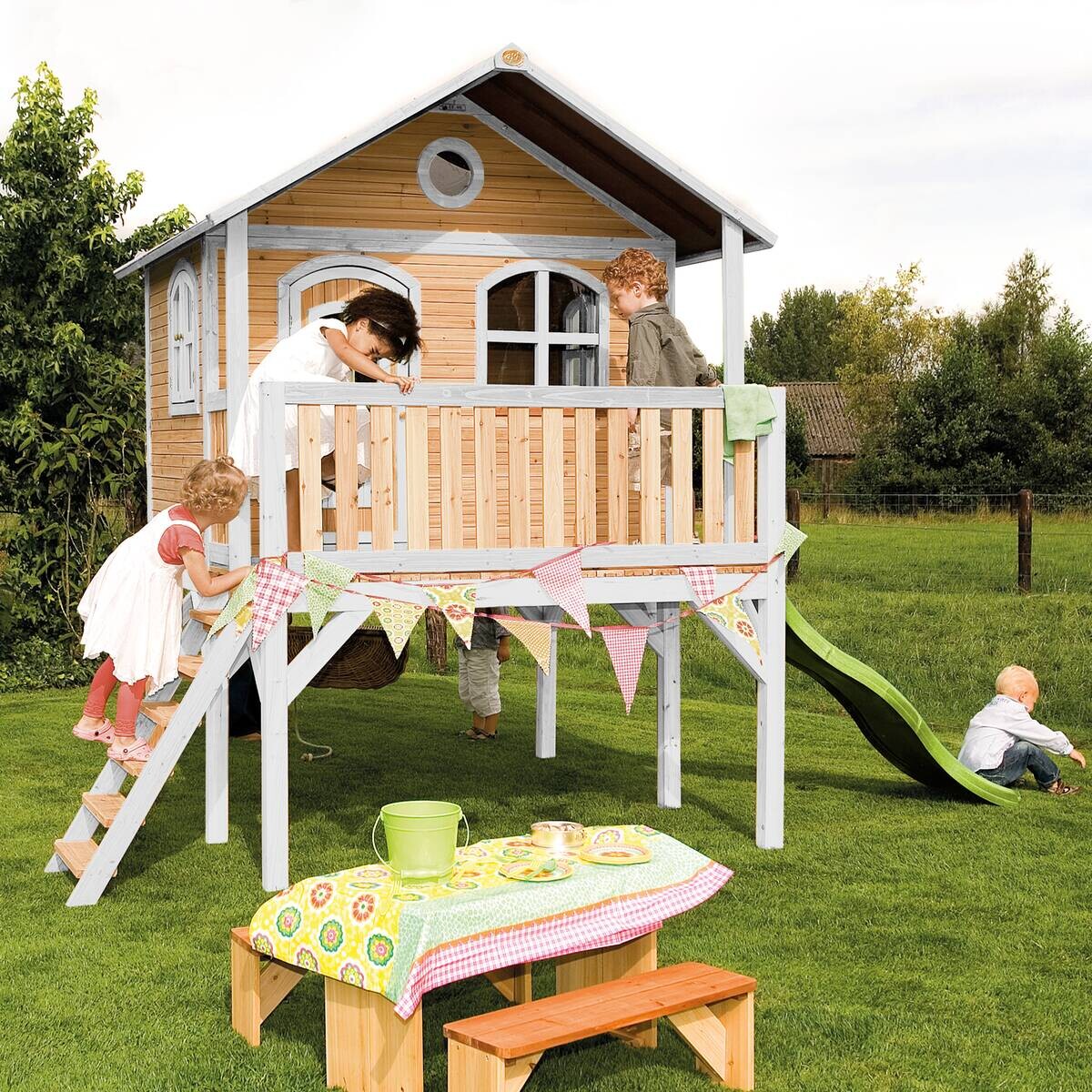 AXI Spielhaus Sophie weiß B/H/L: ca. 380x274x212 cm