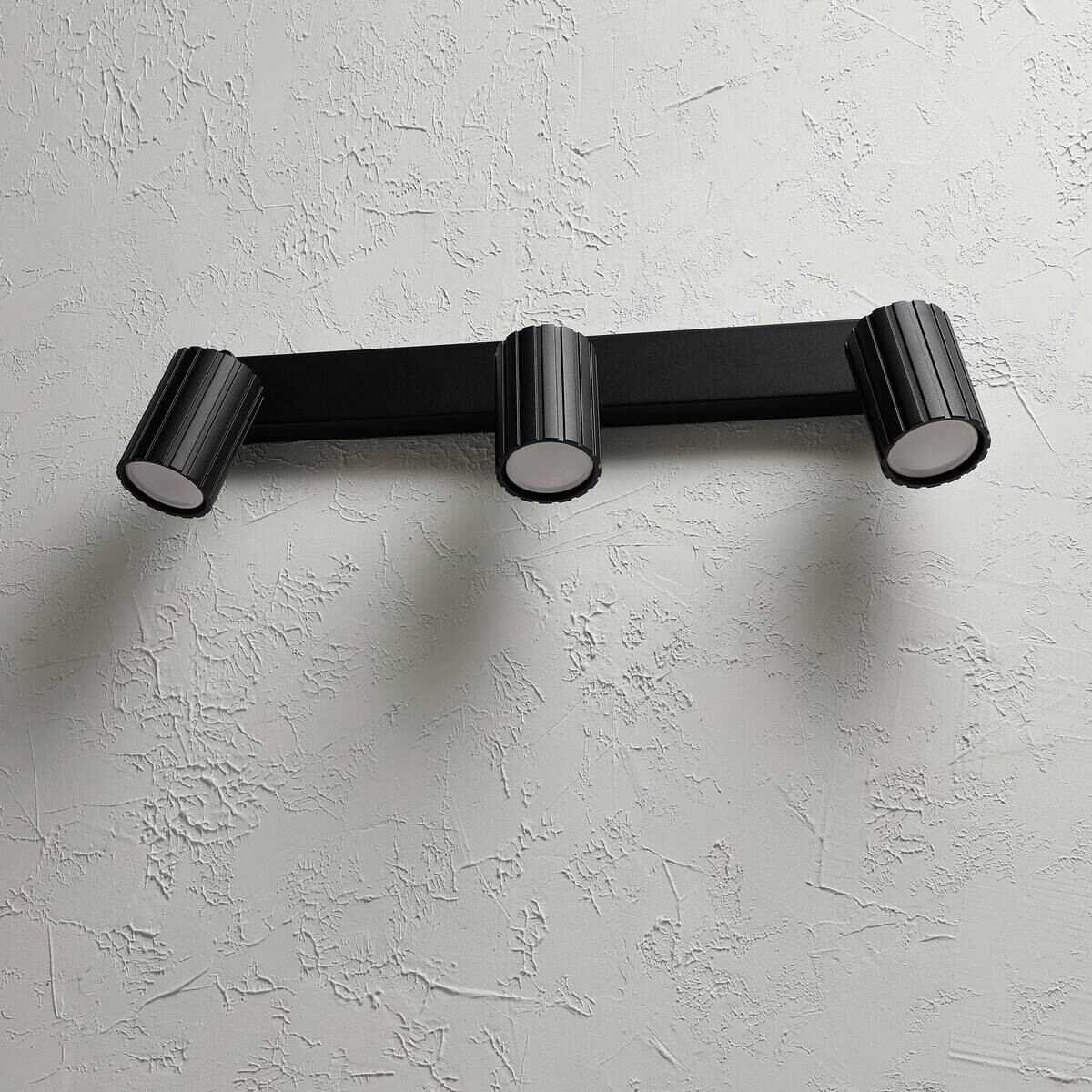 Lamkur Strahler Prisma schwarz Stahl B/H/L: ca. 6,5x16,5x45 cm 3 Brennstellen