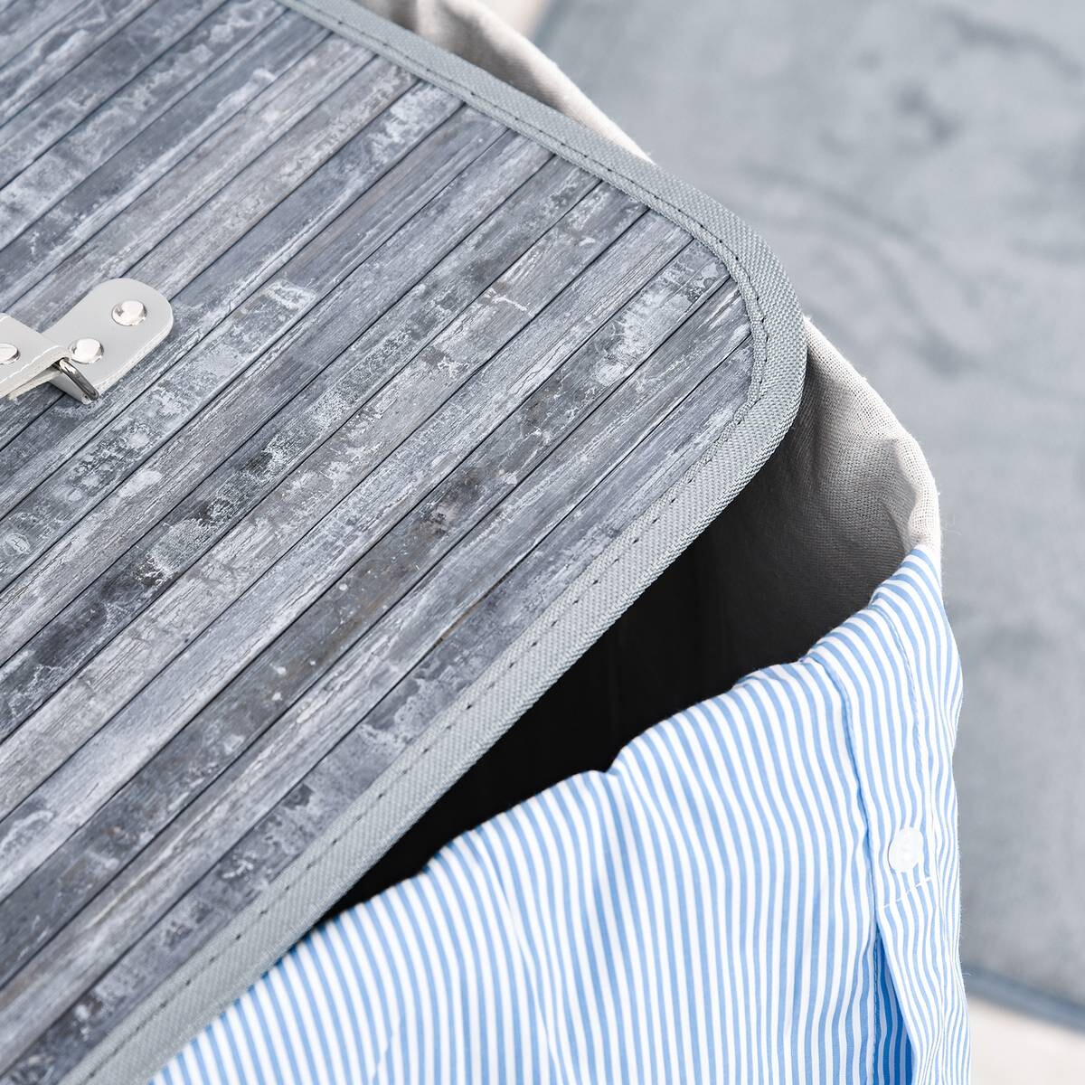 HOMCOM Wäschekorb mit 2 Tragegriffen grau Bambus Stoff Kunststoff B/H/L: ca. 30x60x40 cm