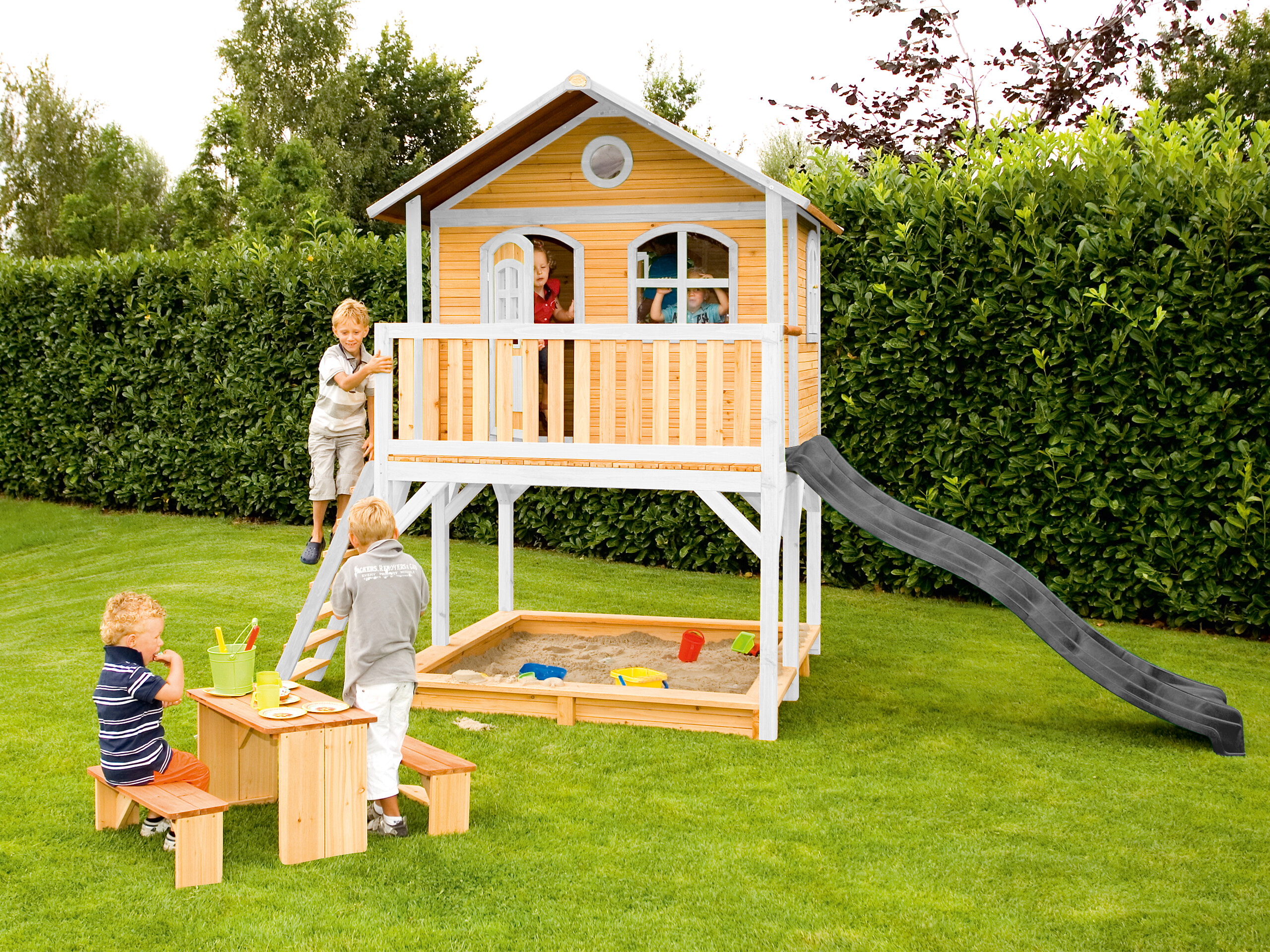 AXI Spielhaus Marc braun B/H/L: ca. 432x293x212 cm