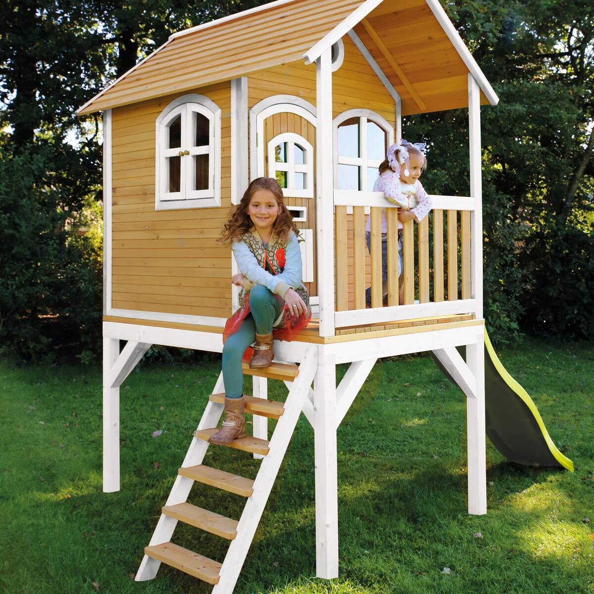 AXI Spielhaus Laura weiß B/H/L: ca. 318x272x191 cm