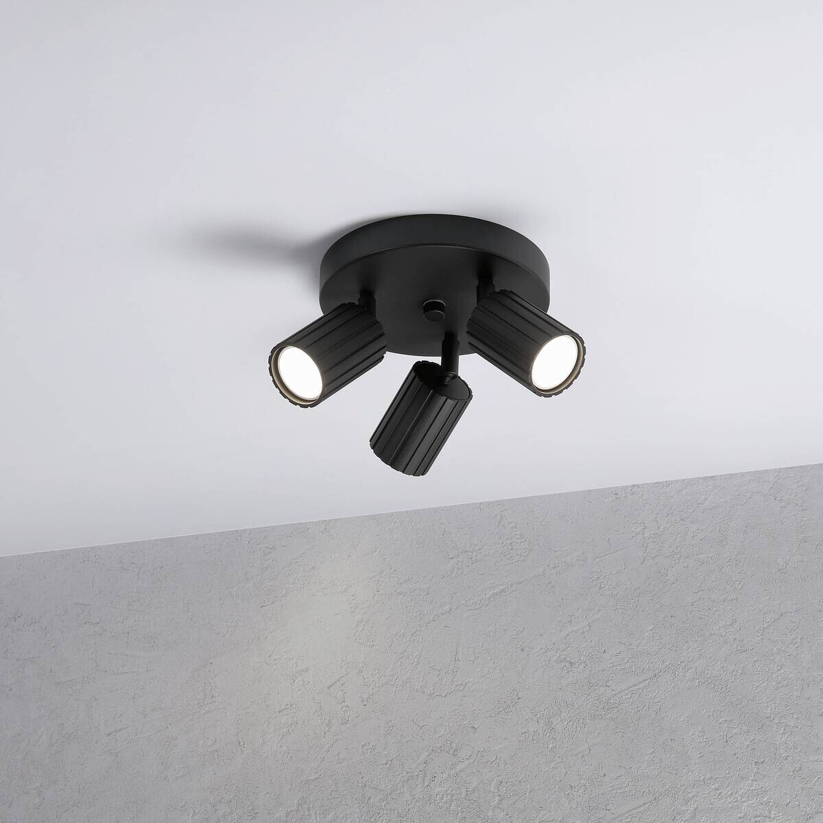 Lamkur Strahler Prisma schwarz Stahl B/H/L: ca. 18x19,5x18 cm 3 Brennstellen