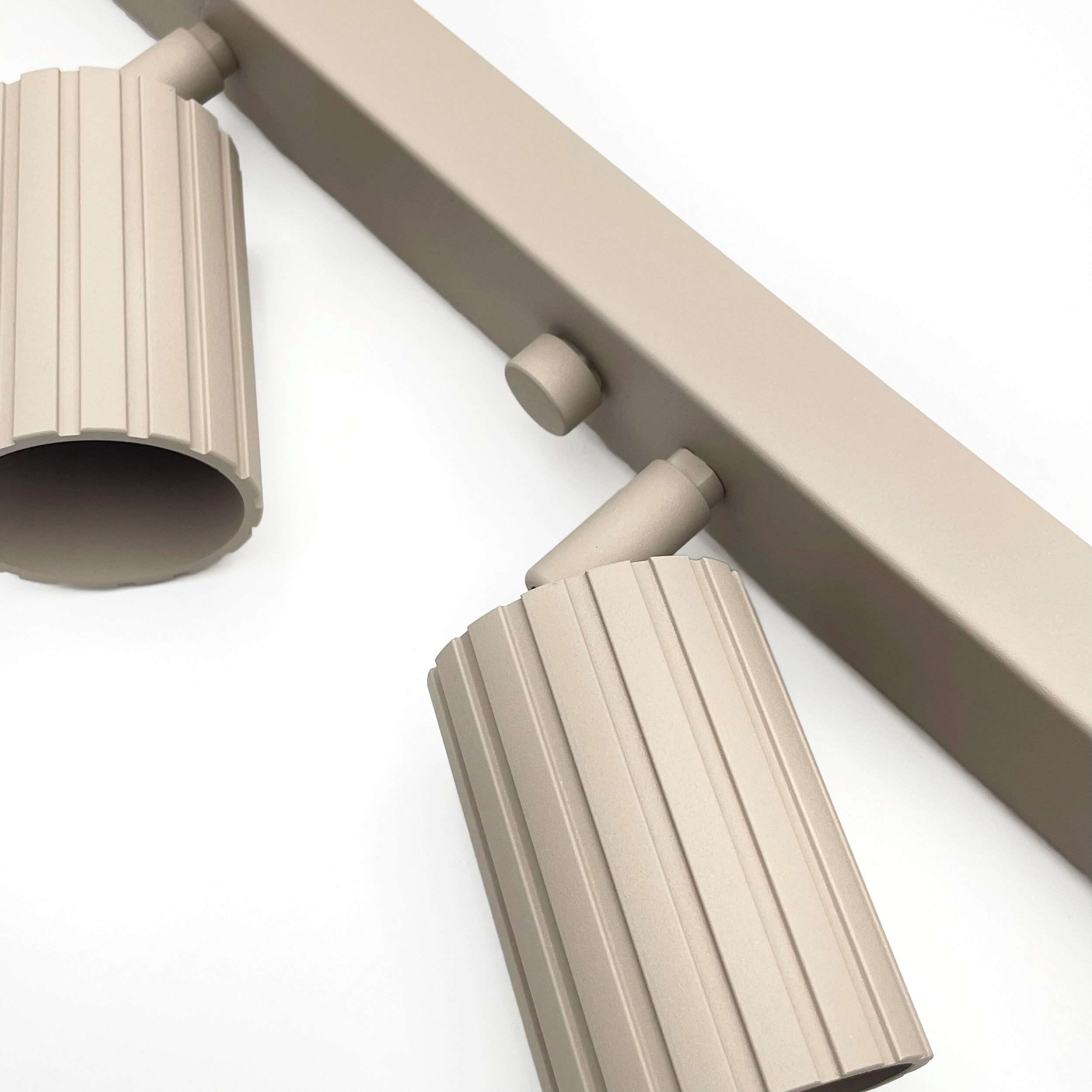 Lamkur Strahler Prisma beige Stahl B/H/L: ca. 6,5x16,5x117 cm 6 Brennstellen