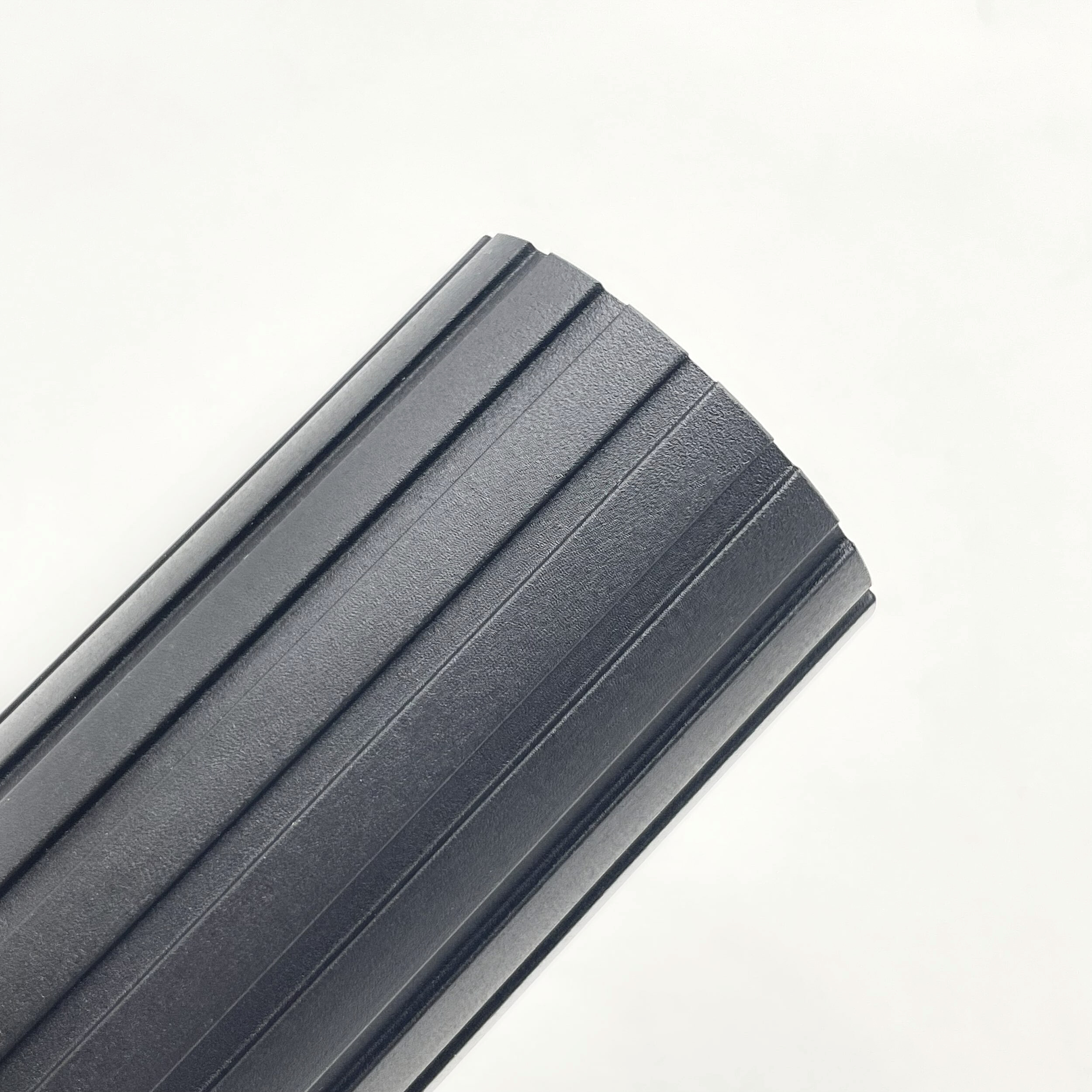 Lamkur Strahler Prisma schwarz Stahl B/H/L: ca. 6,5x16,5x117 cm 6 Brennstellen