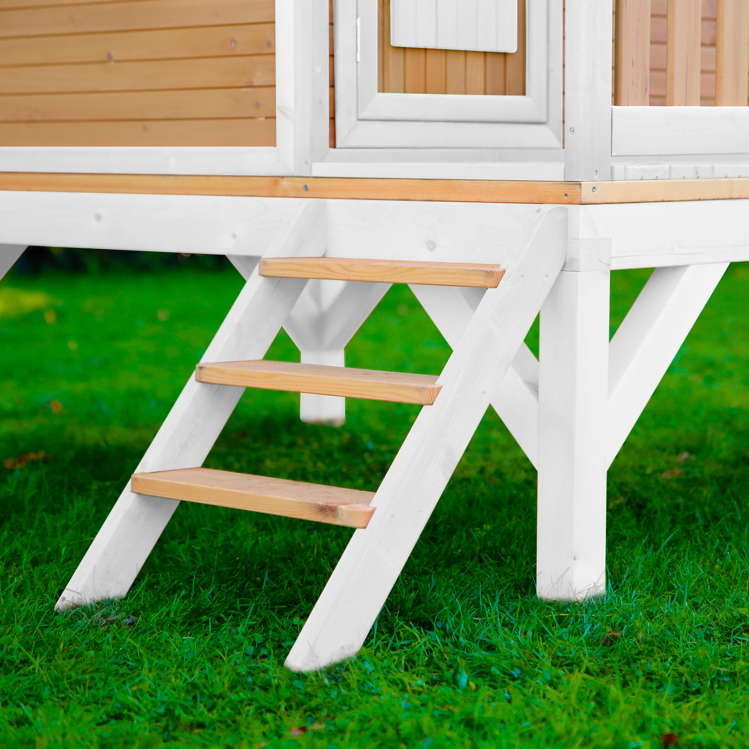 AXI Spielhaus Tom braun B/H/L: ca. 287x231x191 cm