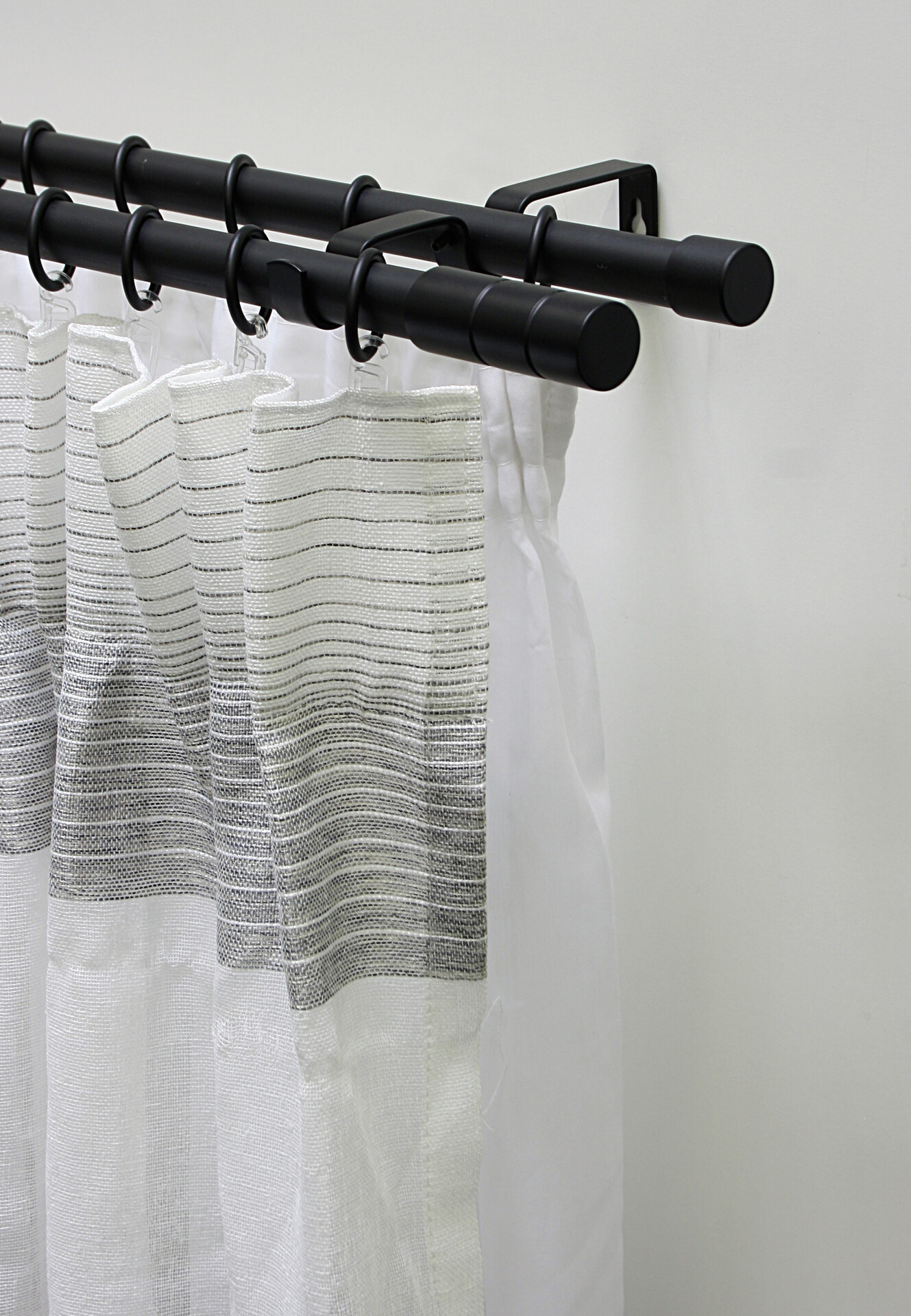 Boviva Stilgarnituren Zylinder mattschwarz Metall D: ca. 1,9 cm ausziehbar von ca. 130 bis 240 cm 2.0 Läufe