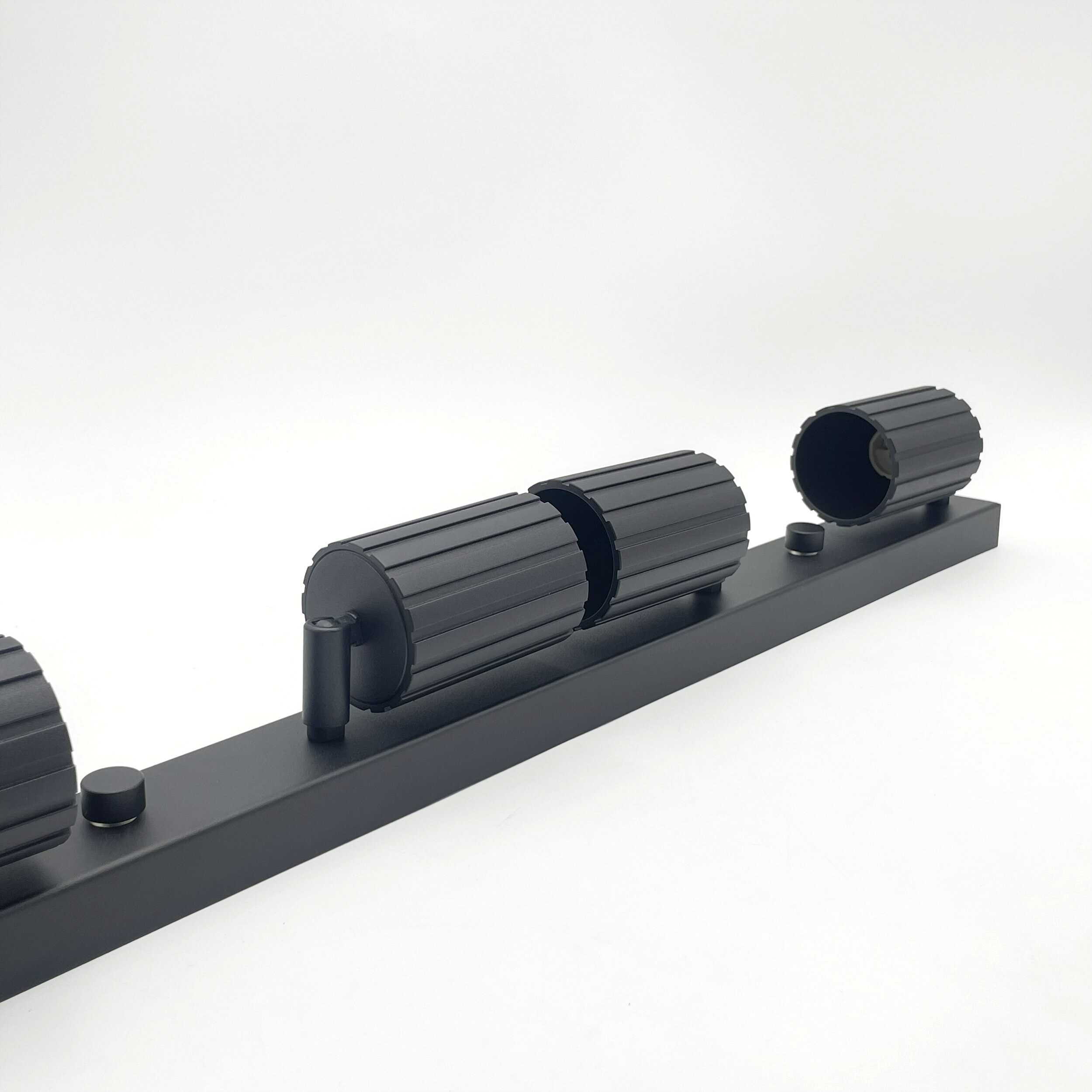 Lamkur Strahler Prisma schwarz Stahl B/H/L: ca. 6,5x16,5x81 cm 4 Brennstellen