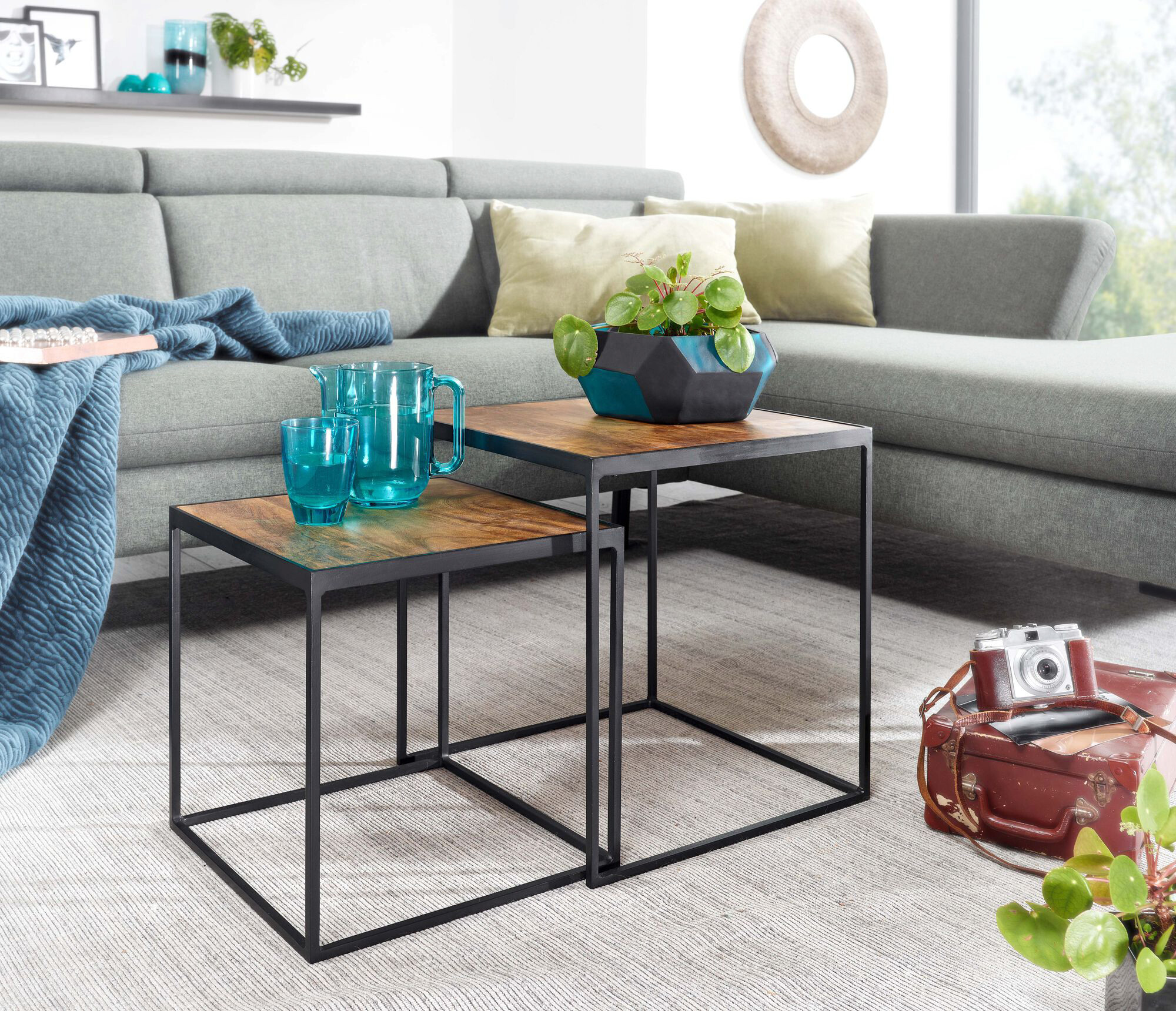 Beistelltisch 2er-Set. braun Holz B/H/T: ca. 40x44x40 cm