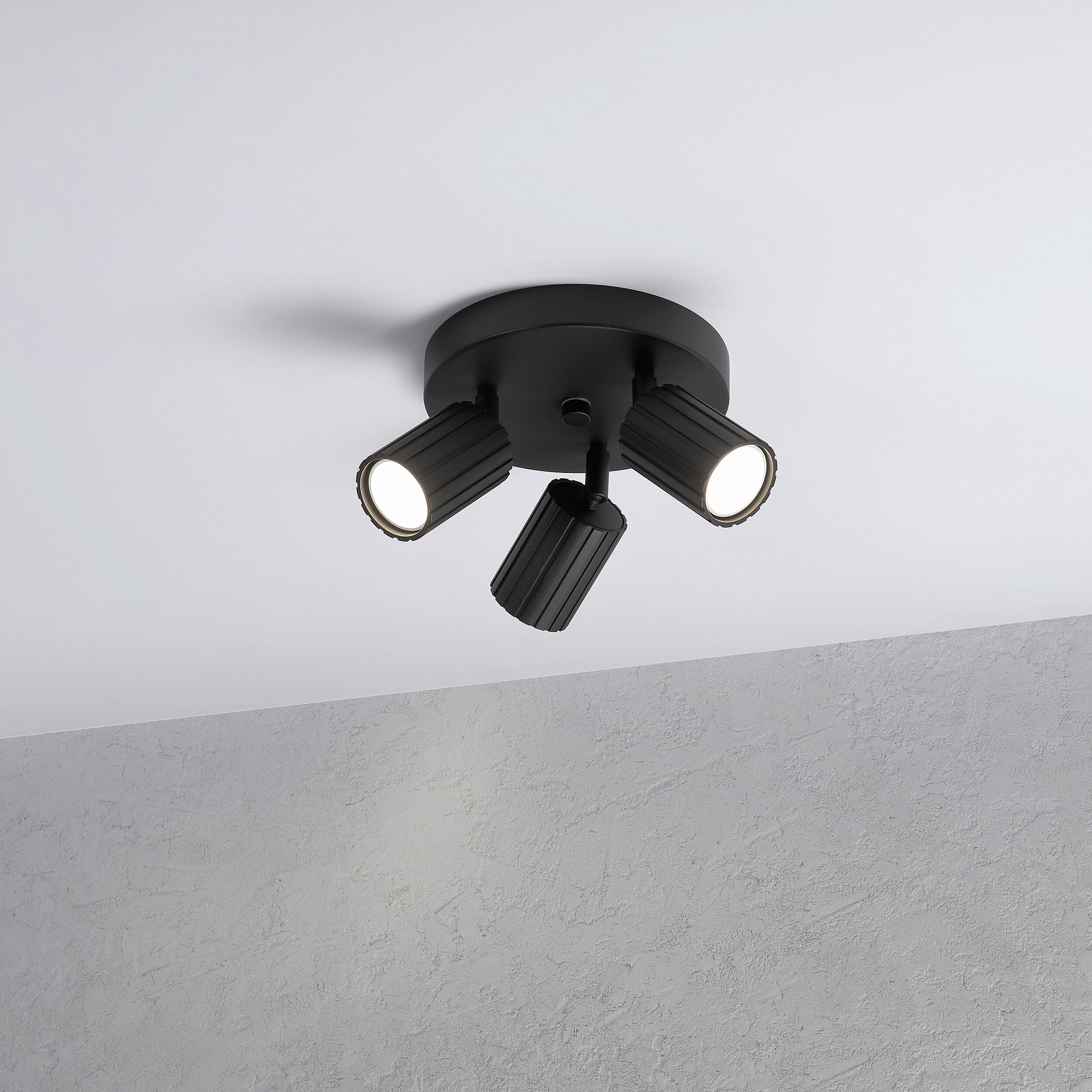 Lamkur Strahler Prisma schwarz Stahl B/H/L: ca. 18x19,5x18 cm 3 Brennstellen